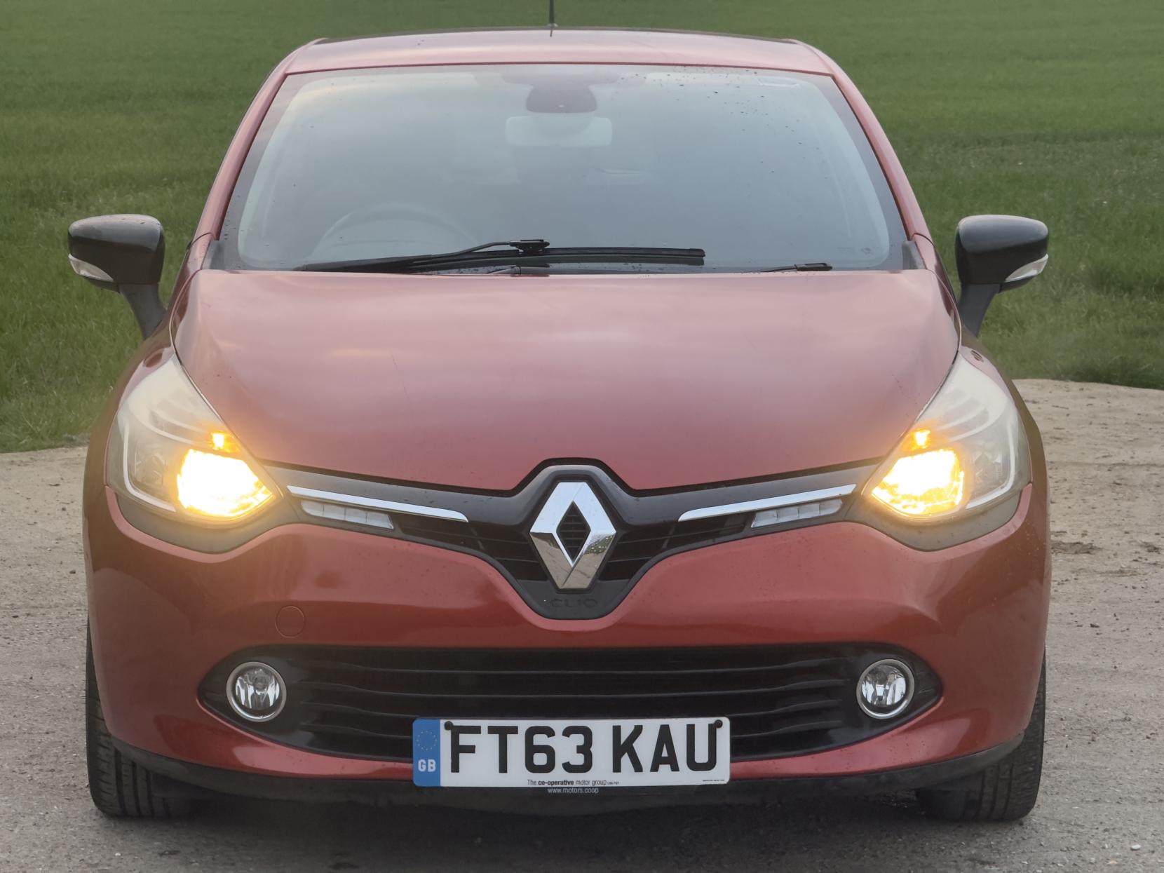 Renault Clio 0.9 TCe Dynamique MediaNav Hatchback 5dr Petrol Manual Euro 5 (s/s) (90 ps)