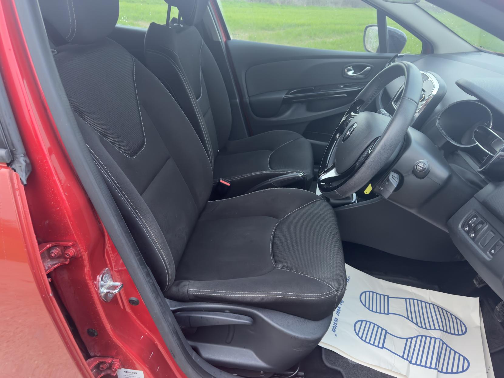 Renault Clio 0.9 TCe Dynamique MediaNav Hatchback 5dr Petrol Manual Euro 5 (s/s) (90 ps)