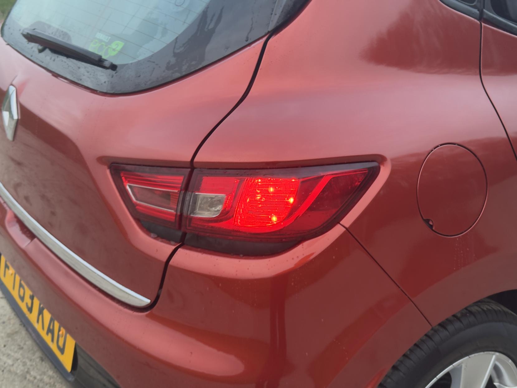 Renault Clio 0.9 TCe Dynamique MediaNav Hatchback 5dr Petrol Manual Euro 5 (s/s) (90 ps)