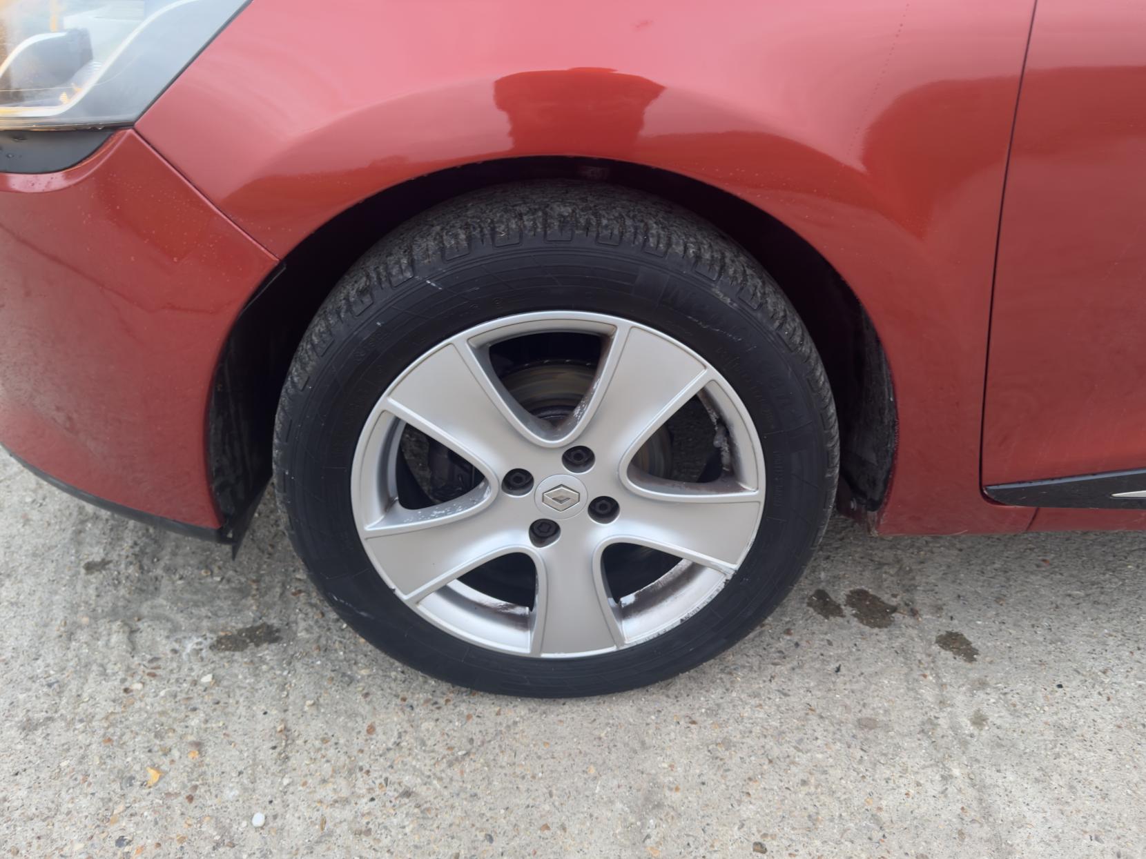 Renault Clio 0.9 TCe Dynamique MediaNav Hatchback 5dr Petrol Manual Euro 5 (s/s) (90 ps)