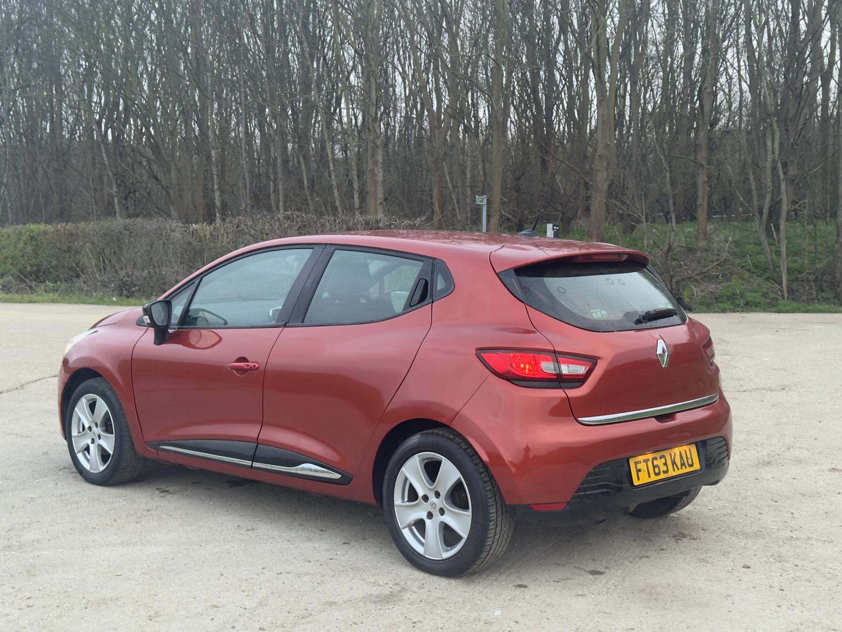 Renault Clio 0.9 TCe Dynamique MediaNav Hatchback 5dr Petrol Manual Euro 5 (s/s) (90 ps)