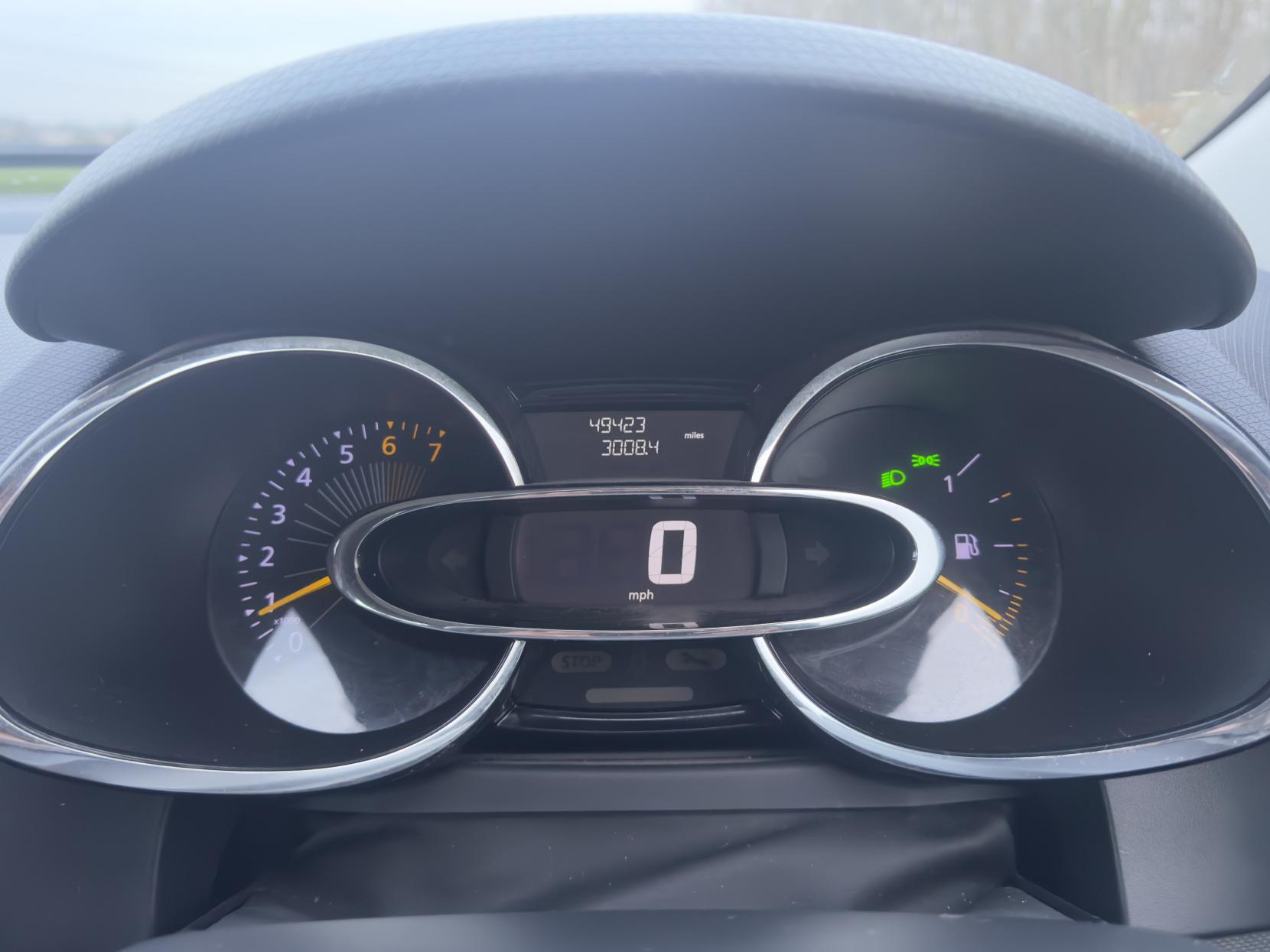 Renault Clio 0.9 TCe Dynamique MediaNav Hatchback 5dr Petrol Manual Euro 5 (s/s) (90 ps)