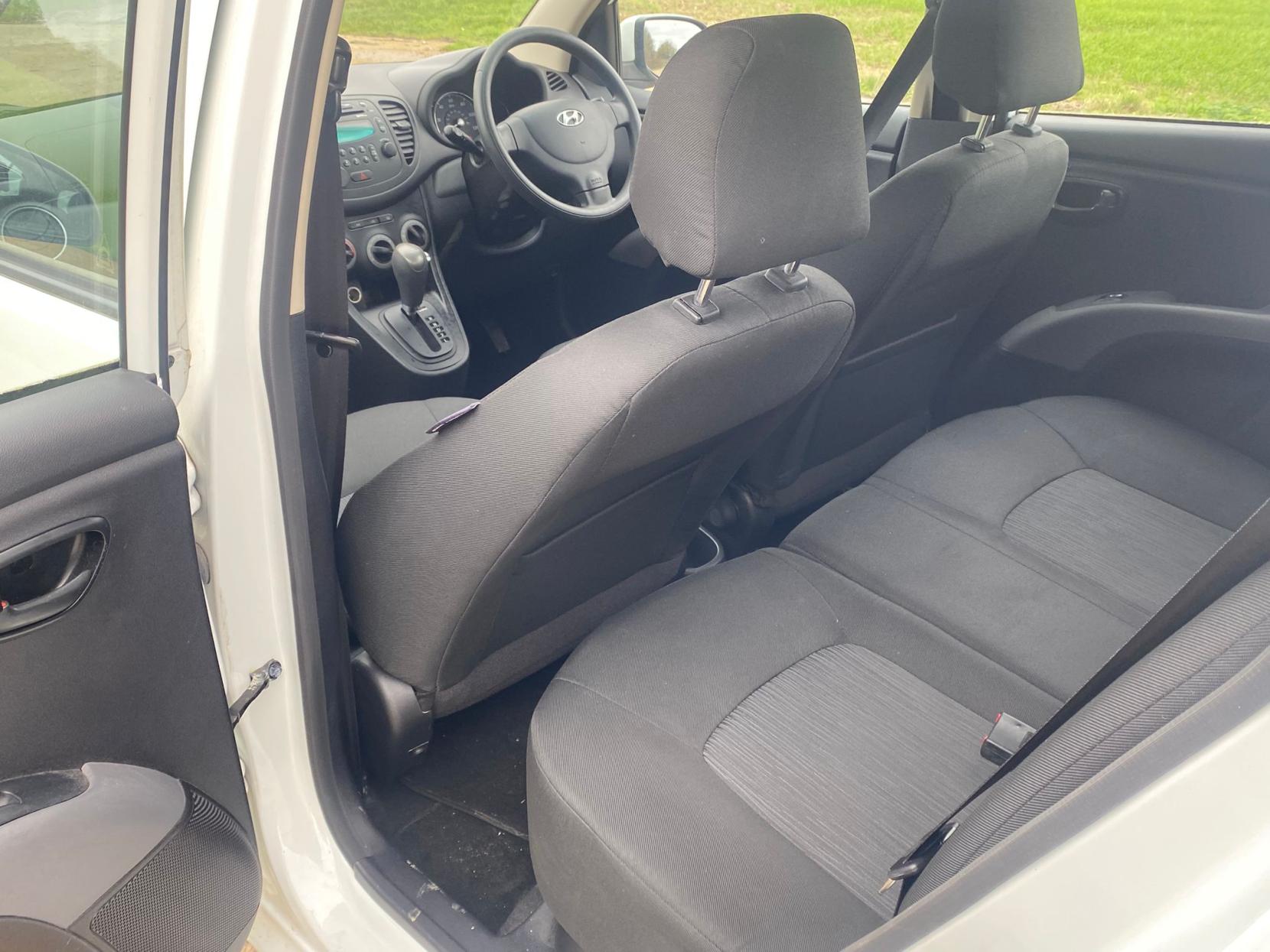 Hyundai i10 1.2 Active Hatchback 5dr Petrol Auto Euro 5 (85 bhp)