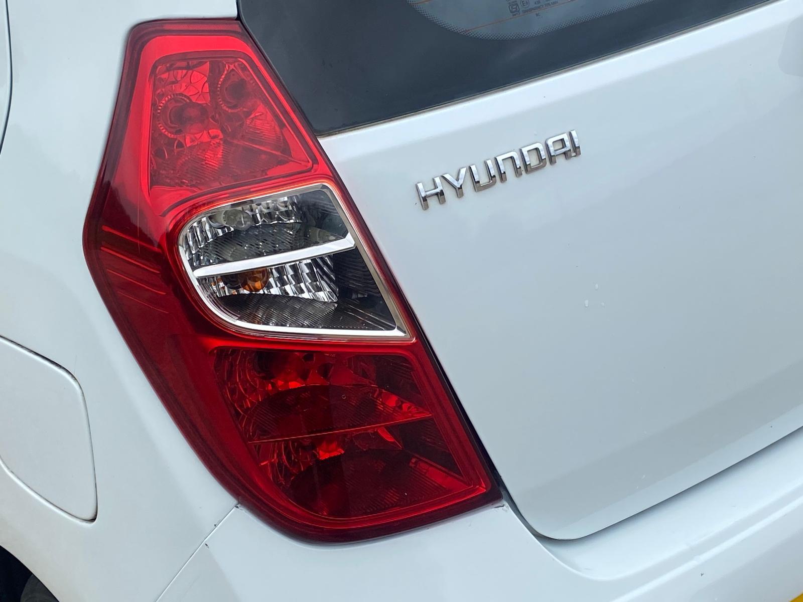 Hyundai i10 1.2 Active Hatchback 5dr Petrol Auto Euro 5 (85 bhp)