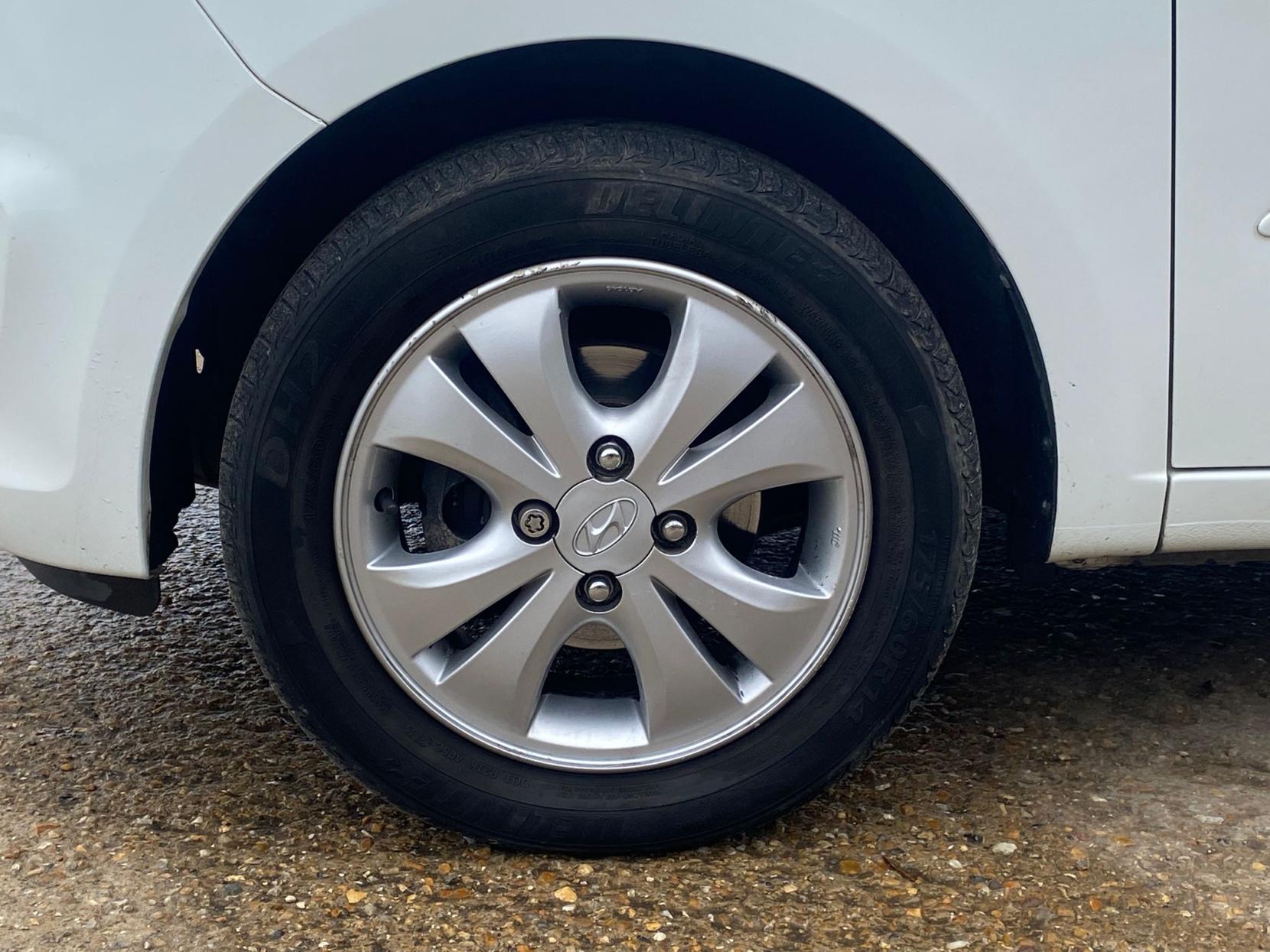 Hyundai i10 1.2 Active Hatchback 5dr Petrol Auto Euro 5 (85 bhp)