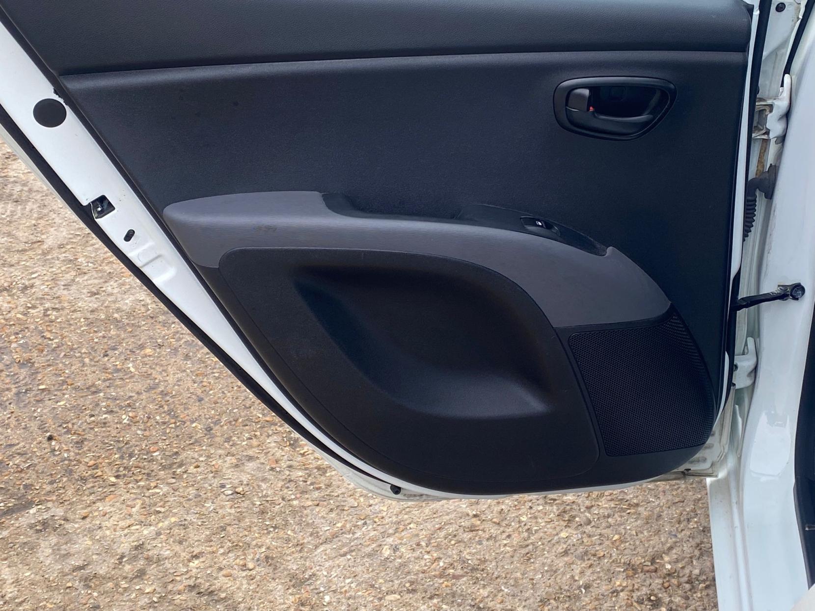 Hyundai i10 1.2 Active Hatchback 5dr Petrol Auto Euro 5 (85 bhp)