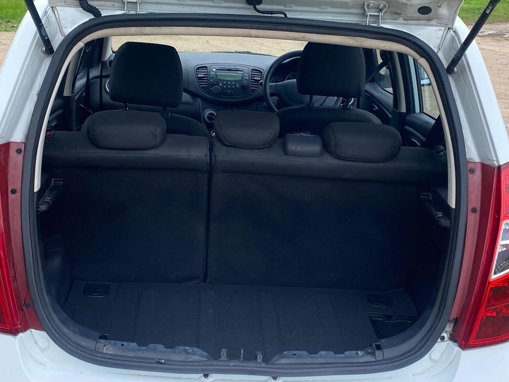 Hyundai i10 1.2 Active Hatchback 5dr Petrol Auto Euro 5 (85 bhp)