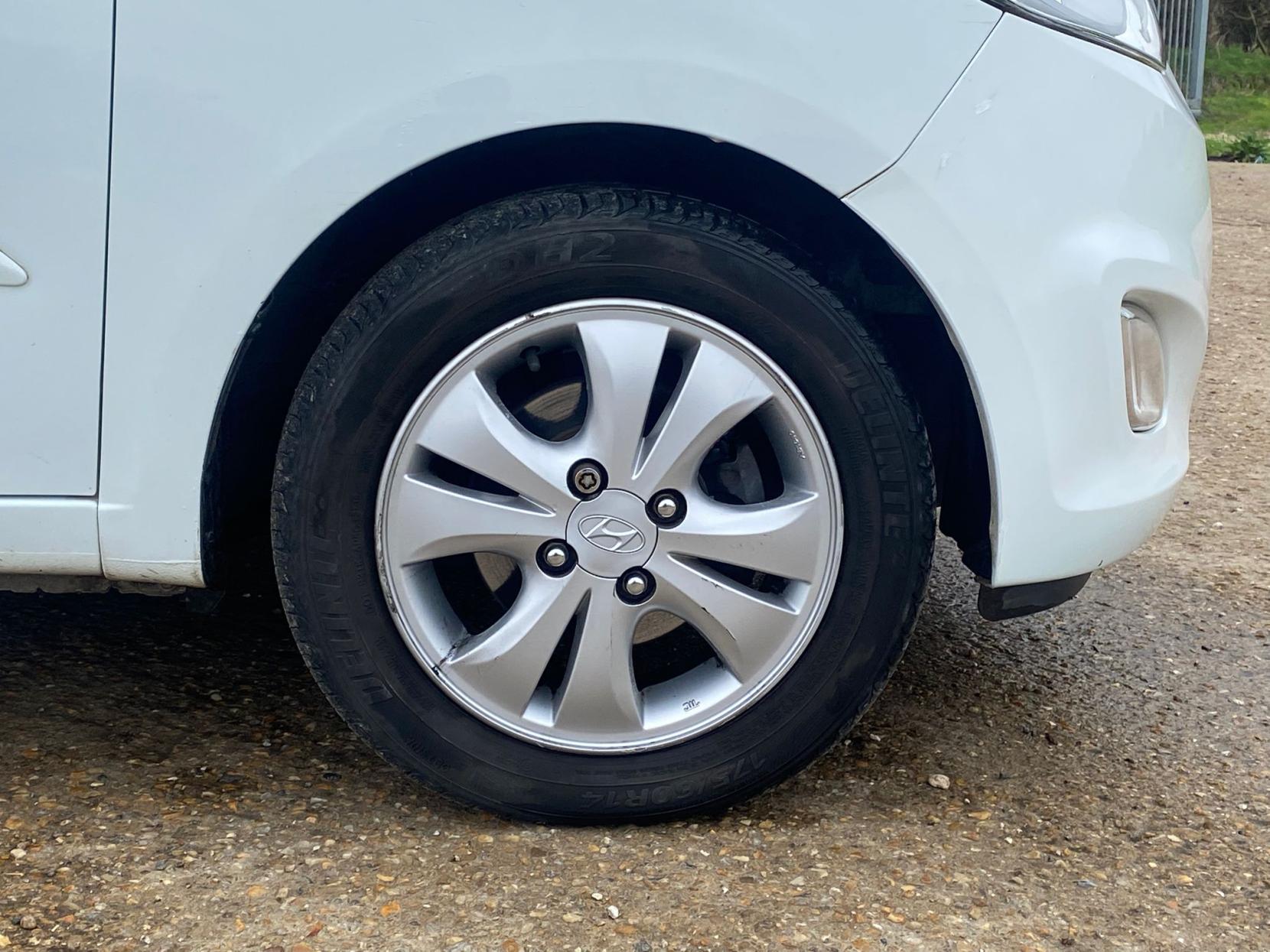 Hyundai i10 1.2 Active Hatchback 5dr Petrol Auto Euro 5 (85 bhp)