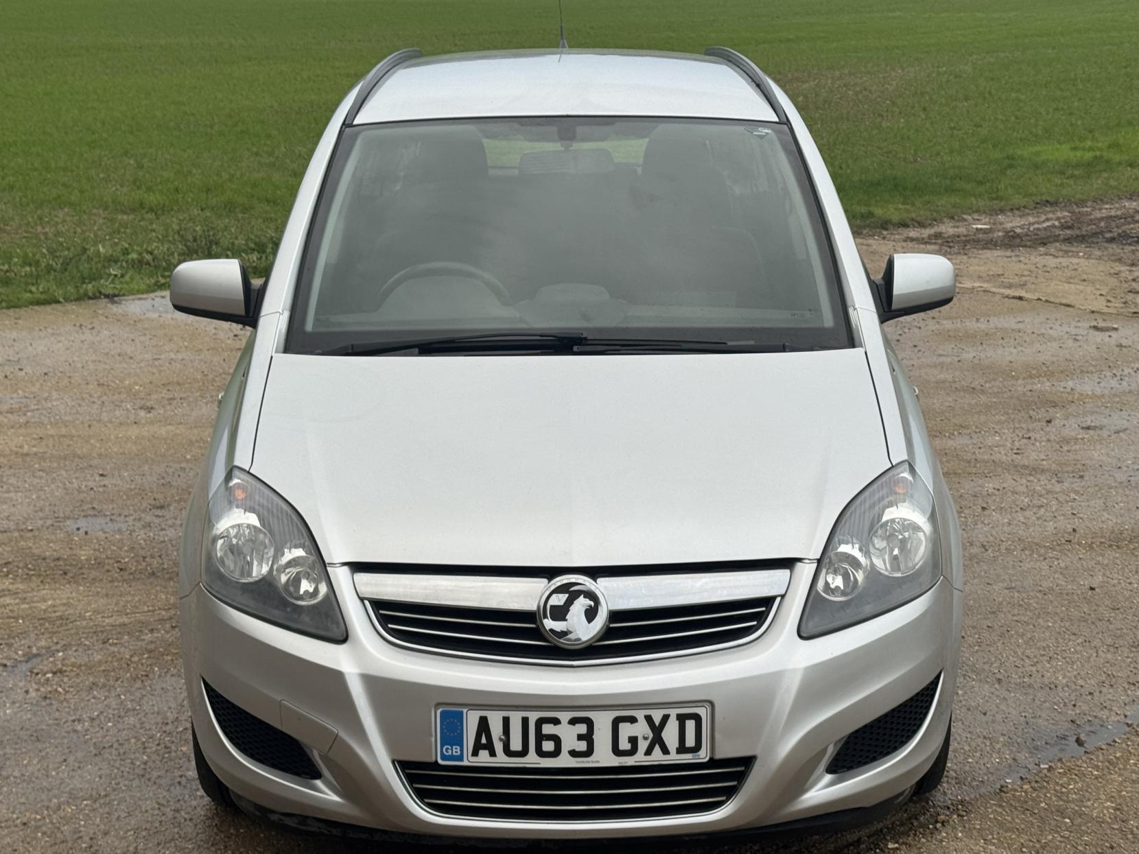 Vauxhall Zafira 1.6 16V Exclusiv MPV 5dr Petrol Manual Euro 5 (115 ps)