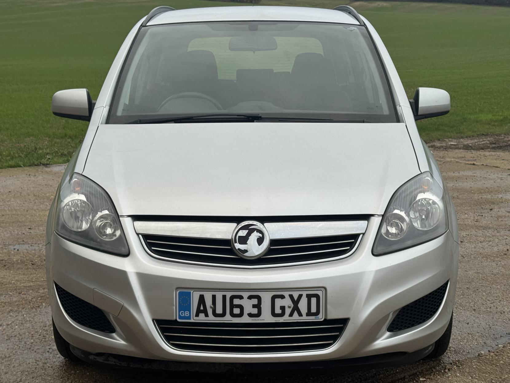 Vauxhall Zafira 1.6 16V Exclusiv MPV 5dr Petrol Manual Euro 5 (115 ps)