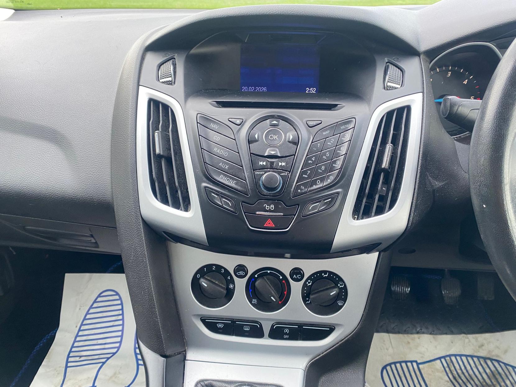 Ford Focus 1.6 TDCi Zetec Navigator Hatchback 5dr Diesel Manual Euro 5 (s/s) (115 ps)