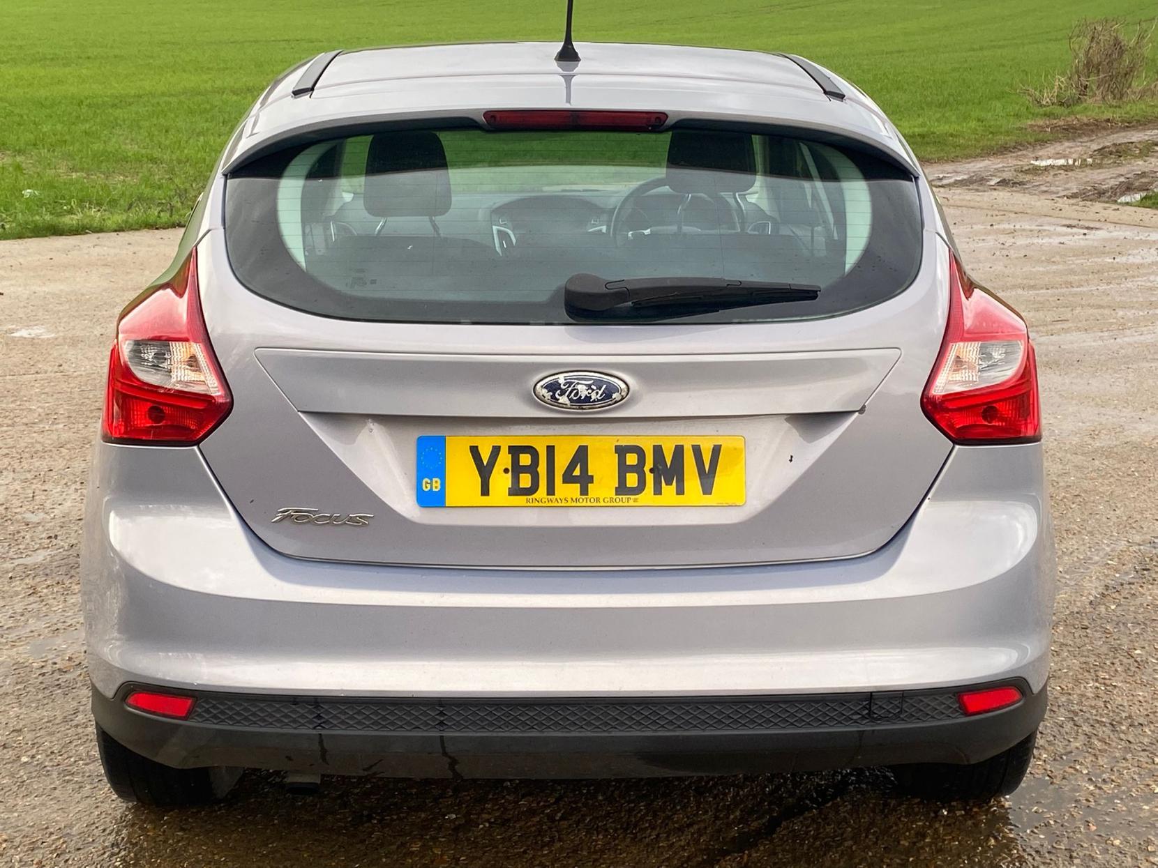 Ford Focus 1.6 TDCi Zetec Navigator Hatchback 5dr Diesel Manual Euro 5 (s/s) (115 ps)