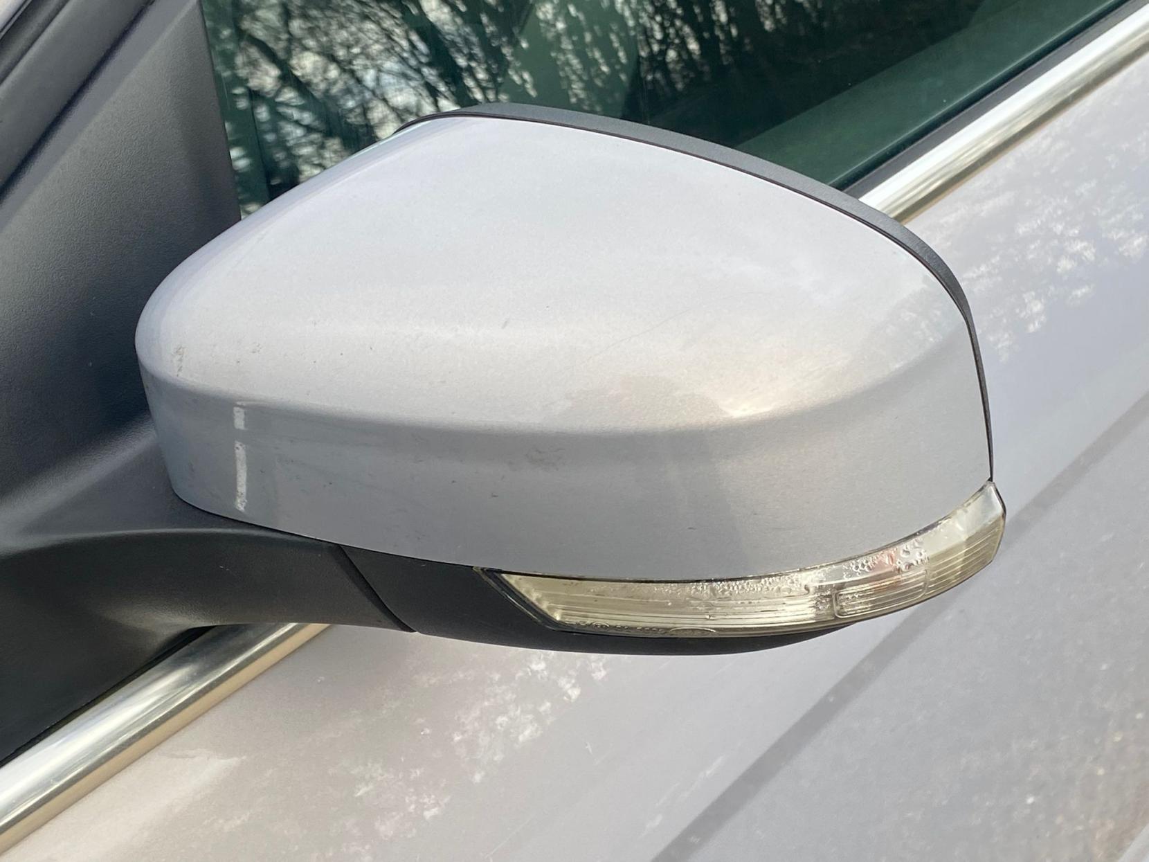 Ford Focus 1.6 TDCi Zetec Navigator Hatchback 5dr Diesel Manual Euro 5 (s/s) (115 ps)