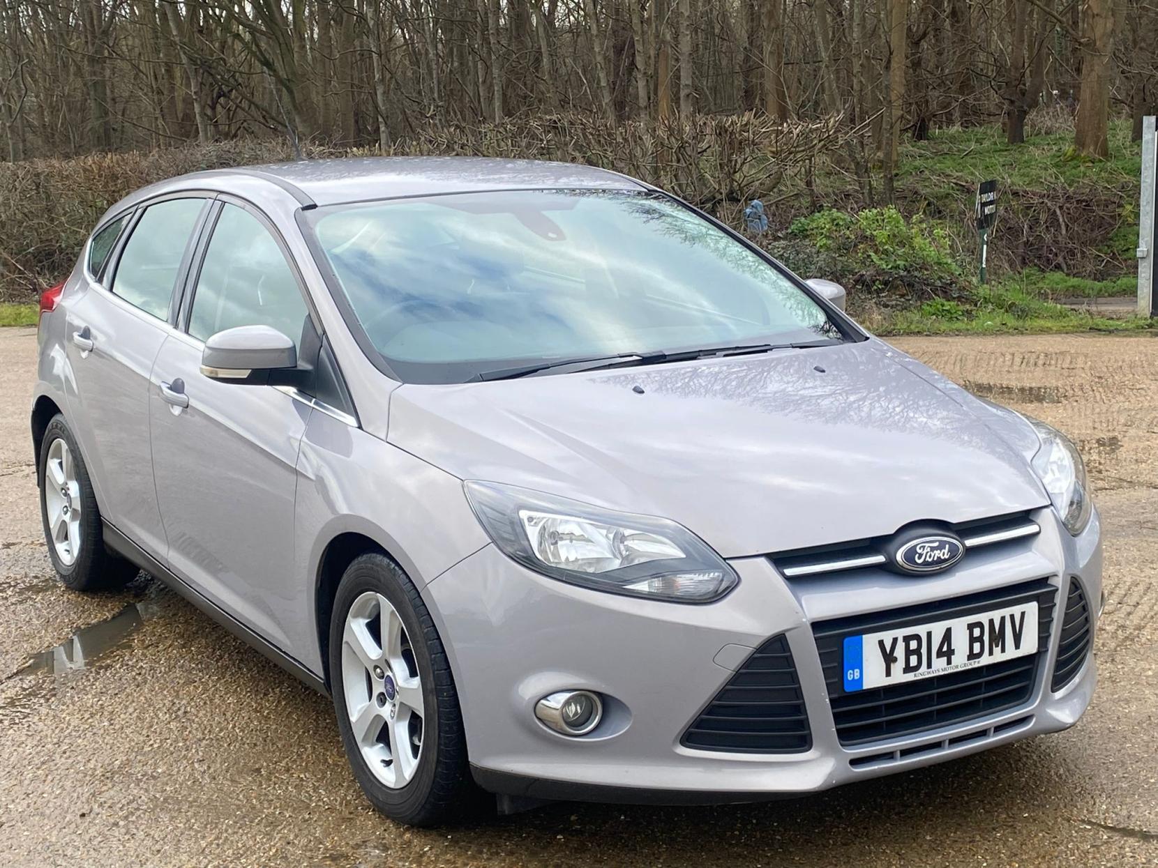 Ford Focus 1.6 TDCi Zetec Navigator Hatchback 5dr Diesel Manual Euro 5 (s/s) (115 ps)