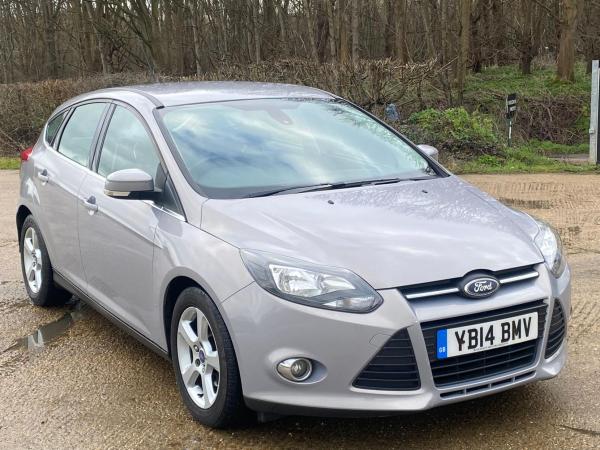 Ford Focus 1.6 TDCi Zetec Navigator Hatchback 5dr Diesel Manual Euro 5 (s/s) (115 ps)