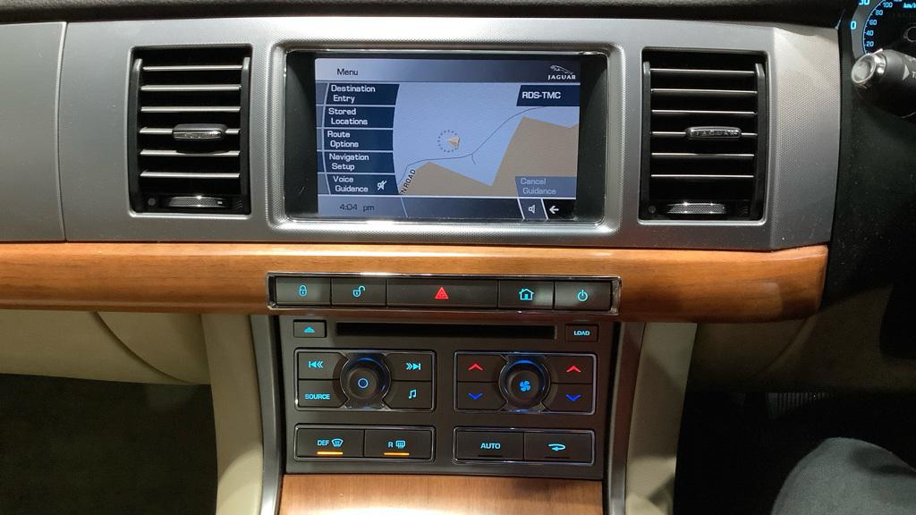 Jaguar XF 3.0 V6 Luxury Saloon 4dr Petrol Auto Euro 4 (238 ps)