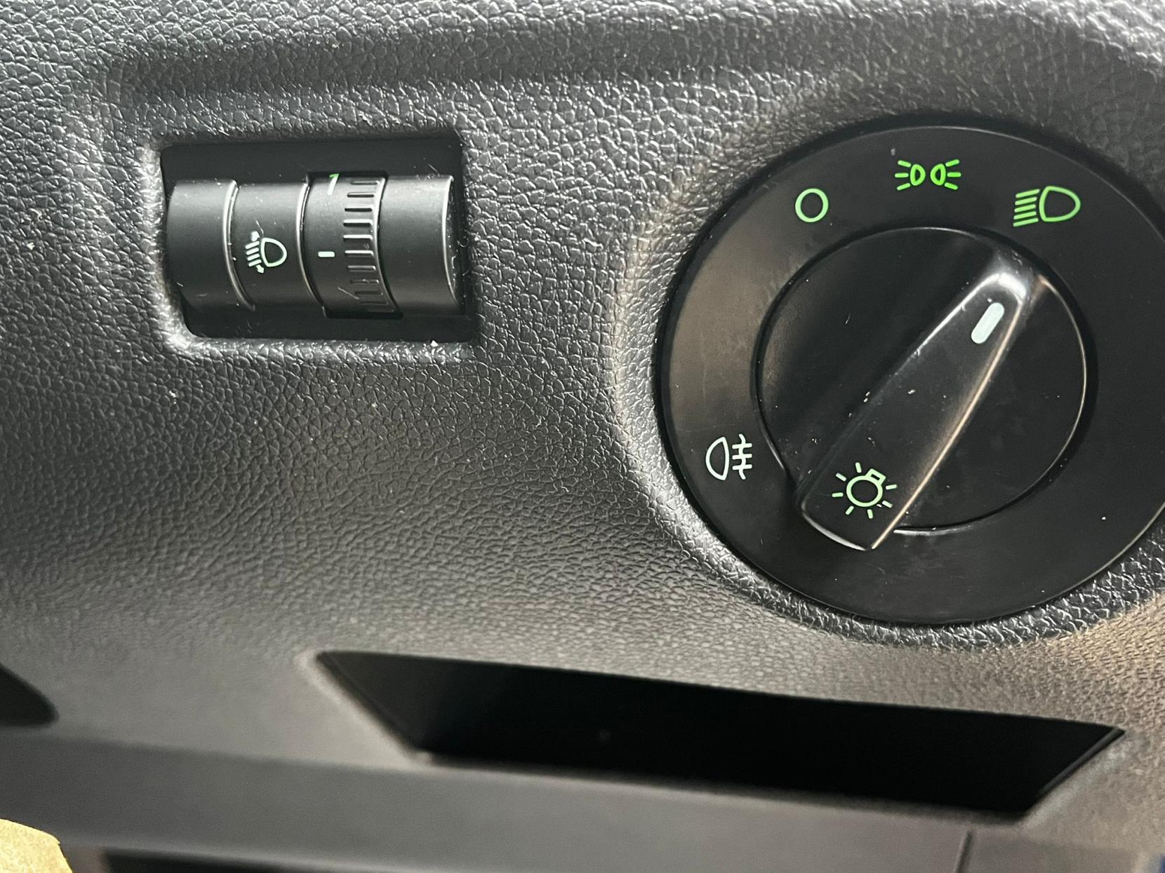 Skoda Fabia 1.2 TSI SE Hatchback 5dr Petrol Manual Euro 5 (86 ps)