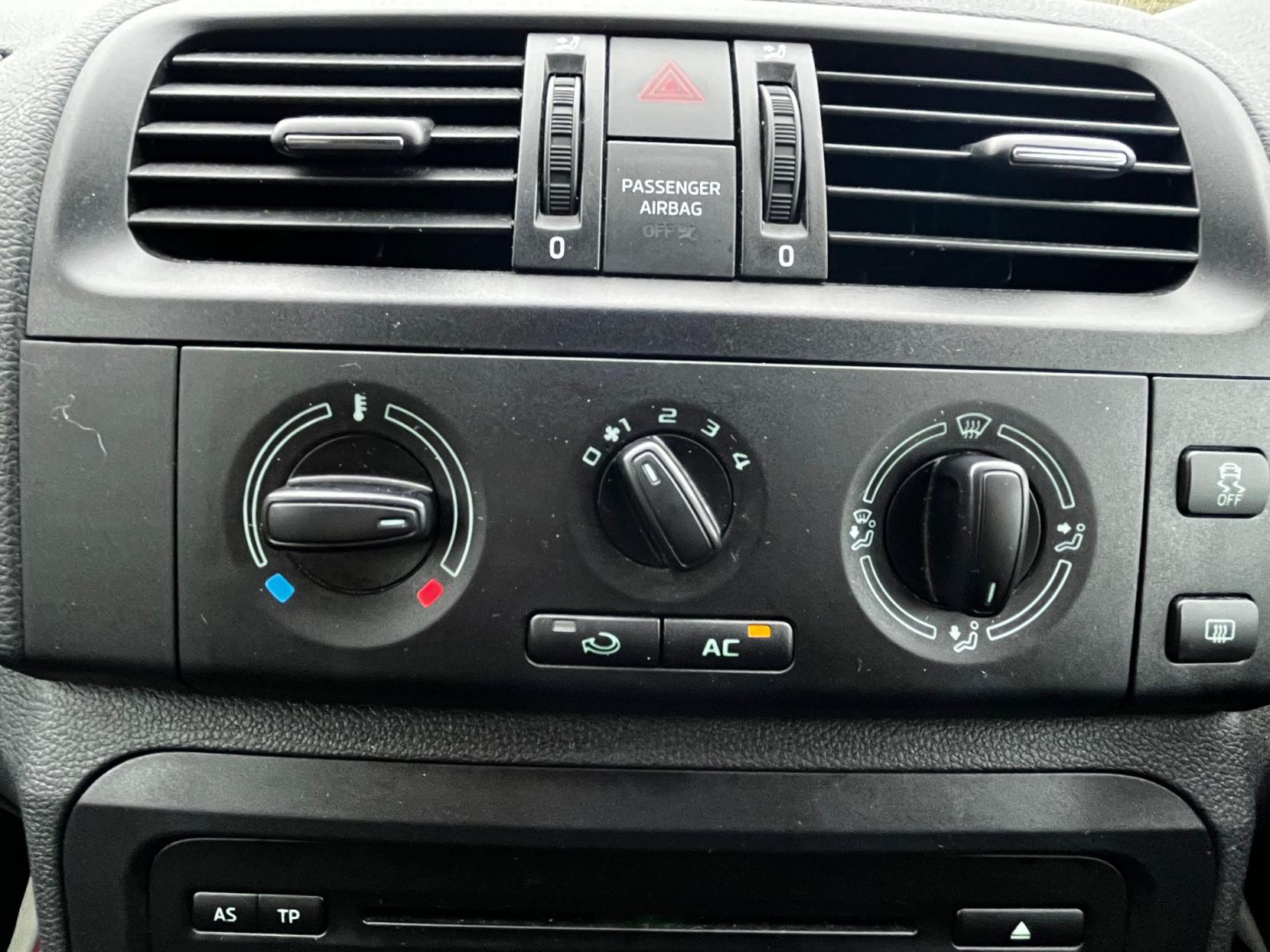 Skoda Fabia 1.2 TSI SE Hatchback 5dr Petrol Manual Euro 5 (86 ps)