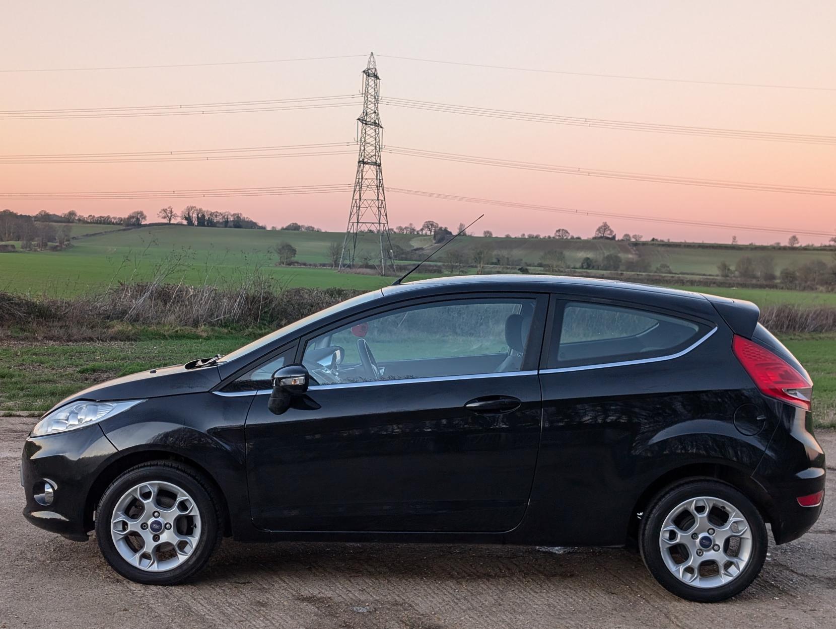 Ford Fiesta 1.25 Zetec Hatchback 3dr Petrol Manual (129 g/km, 81 bhp)