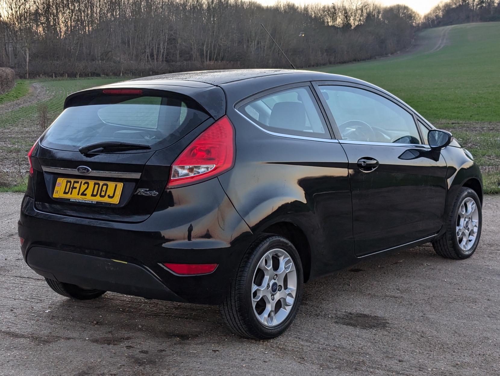 Ford Fiesta 1.25 Zetec Hatchback 3dr Petrol Manual (129 g/km, 81 bhp)