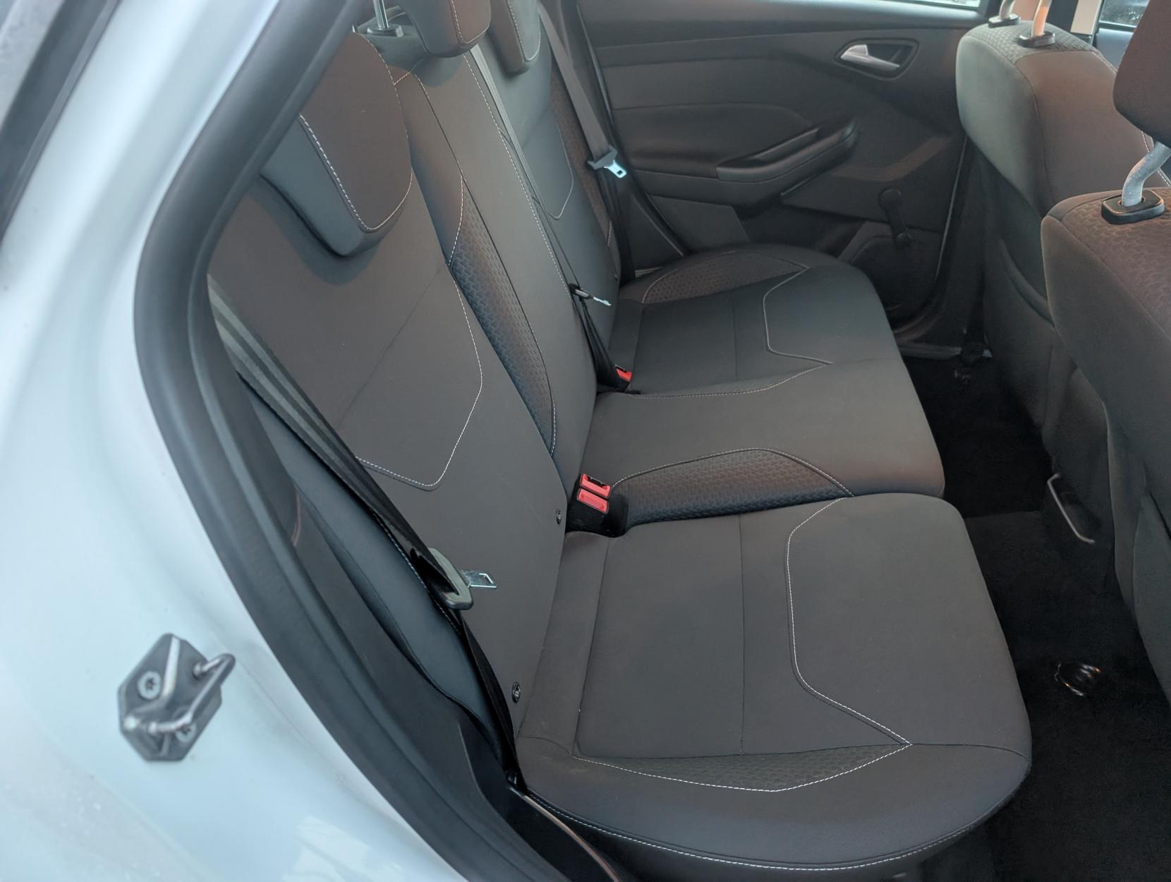 Ford Focus 1.0T EcoBoost Zetec Hatchback 5dr Petrol Manual Euro 6 (s/s) (100 ps)