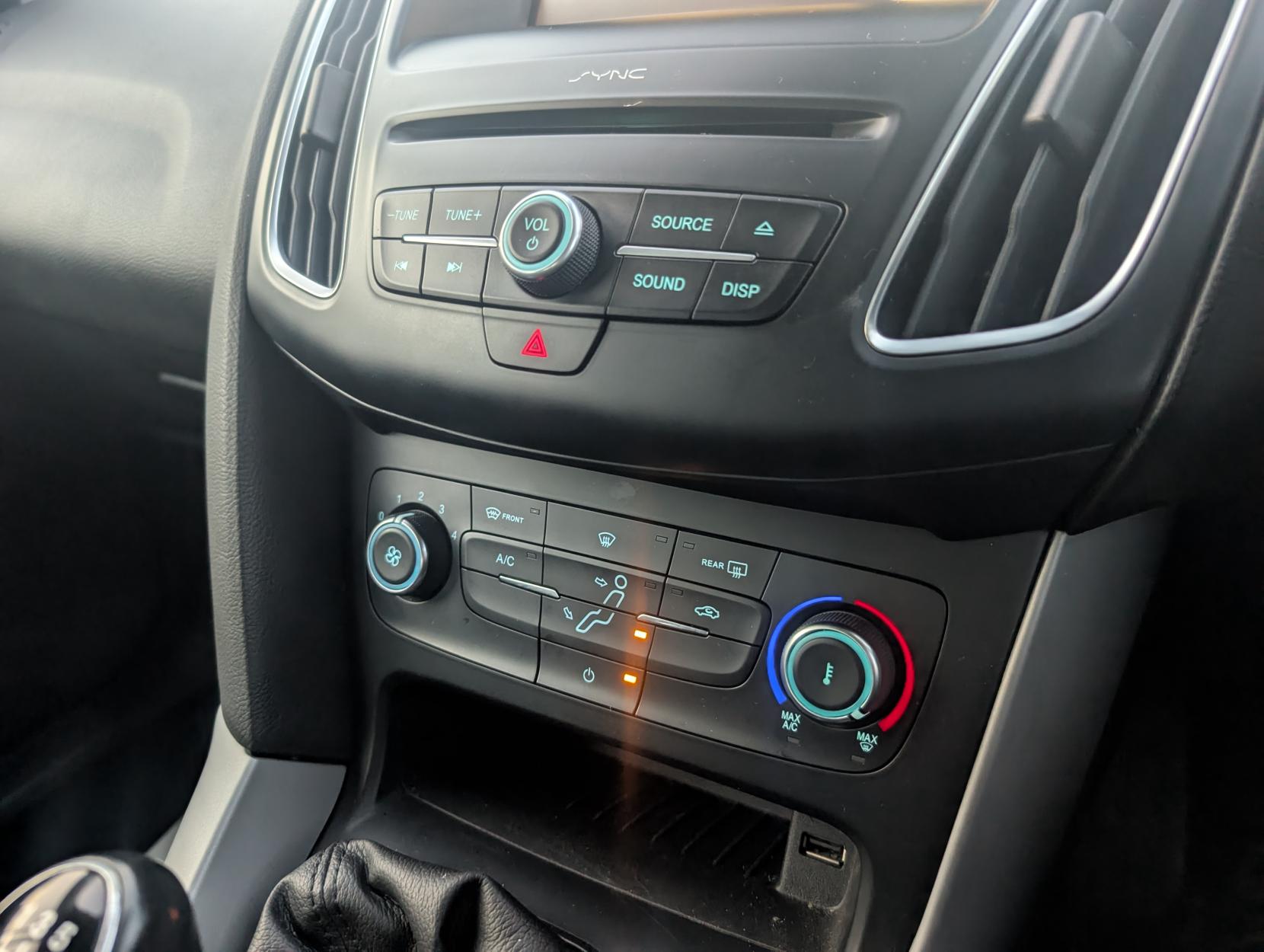 Ford Focus 1.0T EcoBoost Zetec Hatchback 5dr Petrol Manual Euro 6 (s/s) (100 ps)