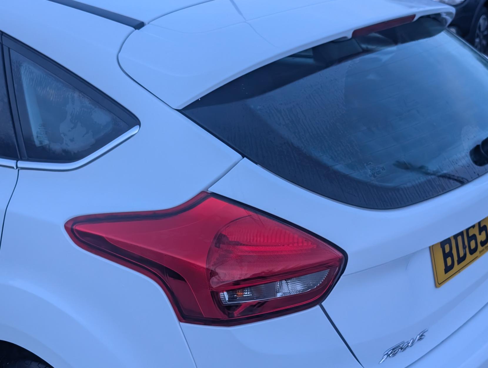 Ford Focus 1.0T EcoBoost Zetec Hatchback 5dr Petrol Manual Euro 6 (s/s) (100 ps)