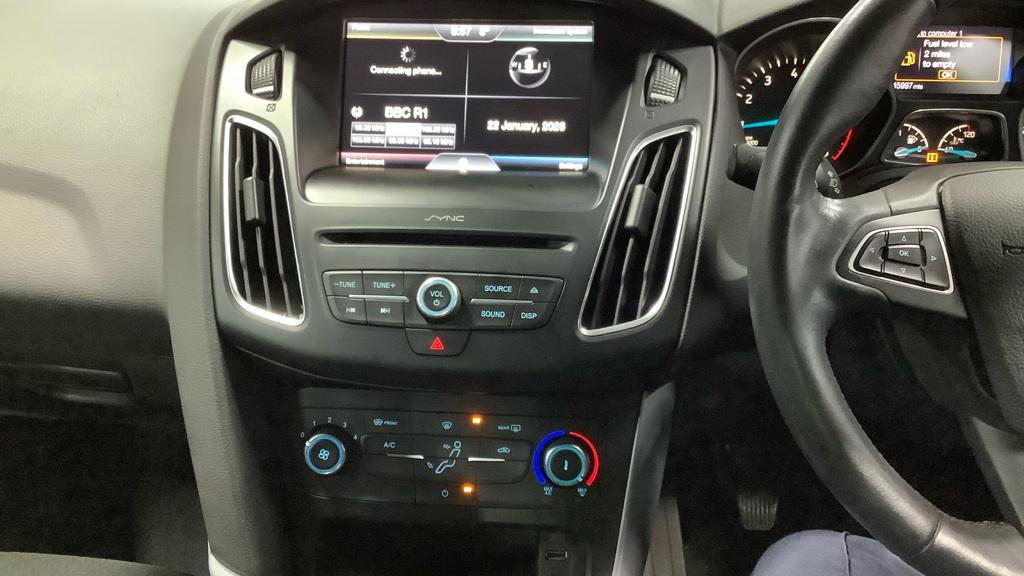 Ford Focus 1.0T EcoBoost Zetec Hatchback 5dr Petrol Manual Euro 6 (s/s) (100 ps)