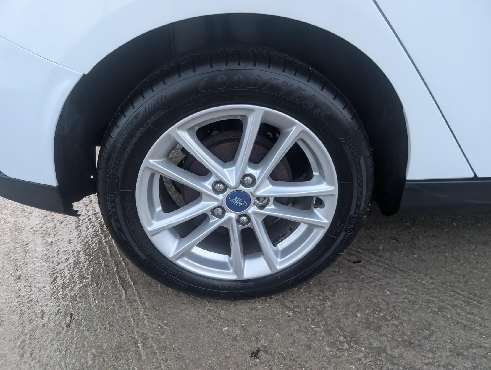 Ford Focus 1.0T EcoBoost Zetec Hatchback 5dr Petrol Manual Euro 6 (s/s) (100 ps)