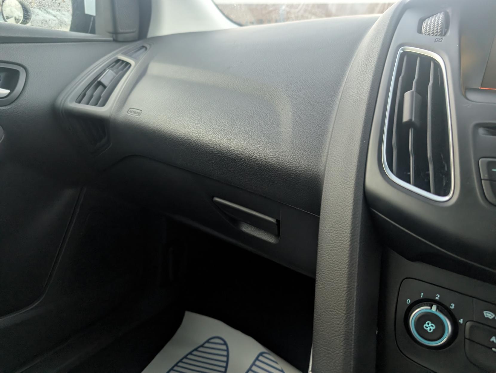 Ford Focus 1.0T EcoBoost Zetec Hatchback 5dr Petrol Manual Euro 6 (s/s) (100 ps)