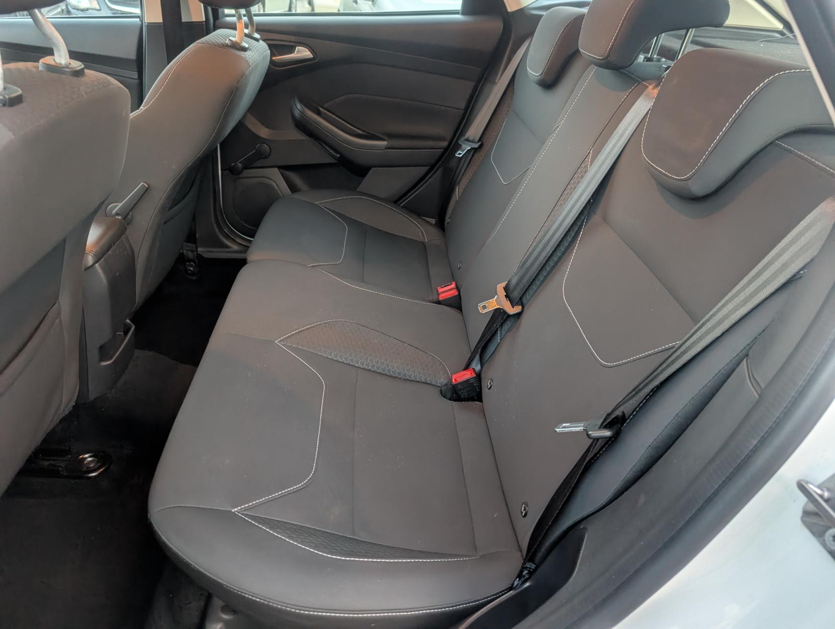 Ford Focus 1.0T EcoBoost Zetec Hatchback 5dr Petrol Manual Euro 6 (s/s) (100 ps)