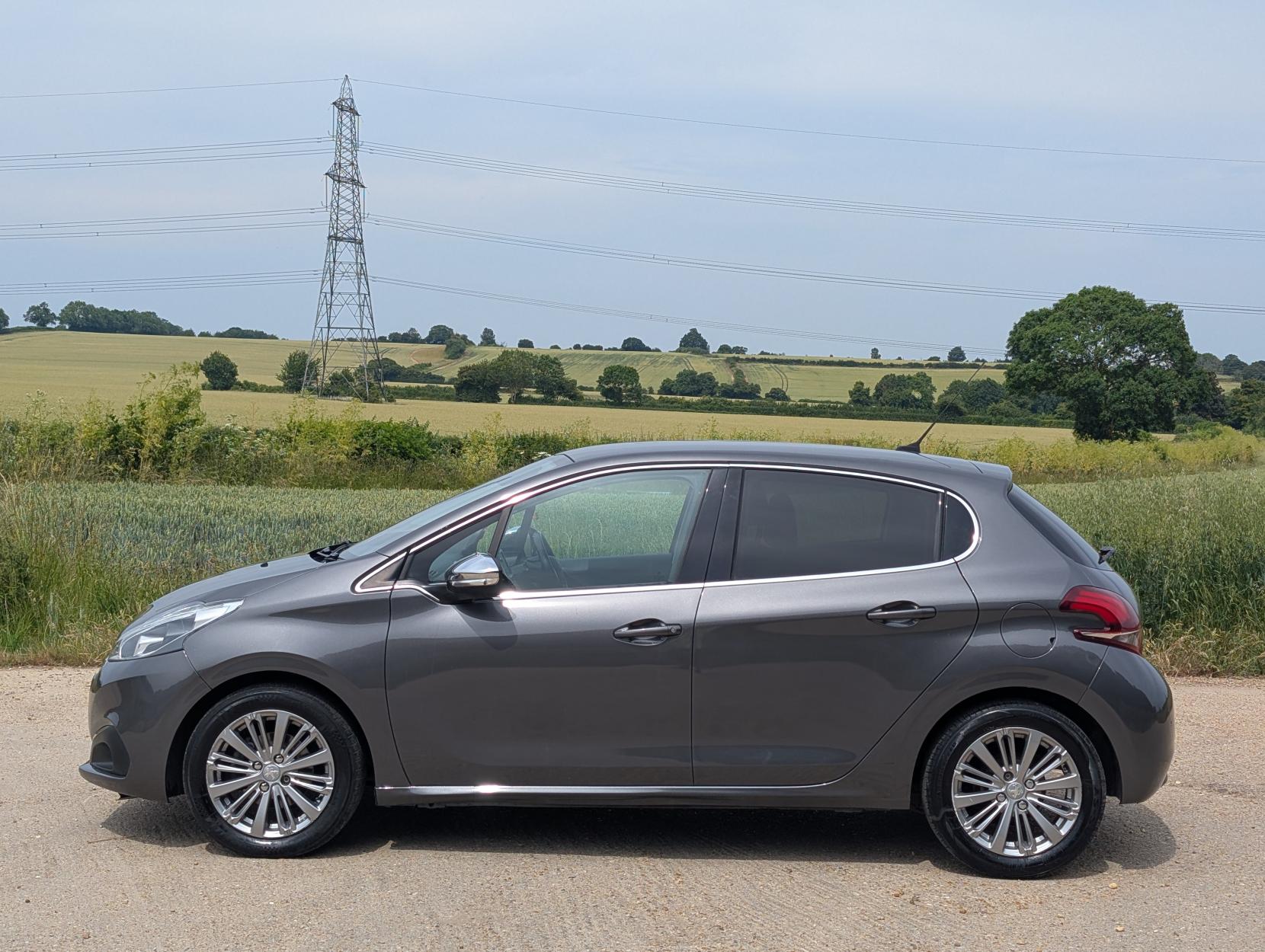 Peugeot 208 1.2 PureTech Allure Hatchback 5dr Petrol Manual Euro 6 (s/s) (82 ps)