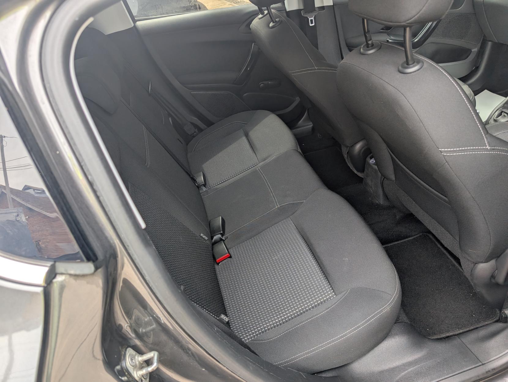 Peugeot 208 1.2 PureTech Allure Hatchback 5dr Petrol Manual Euro 6 (s/s) (82 ps)