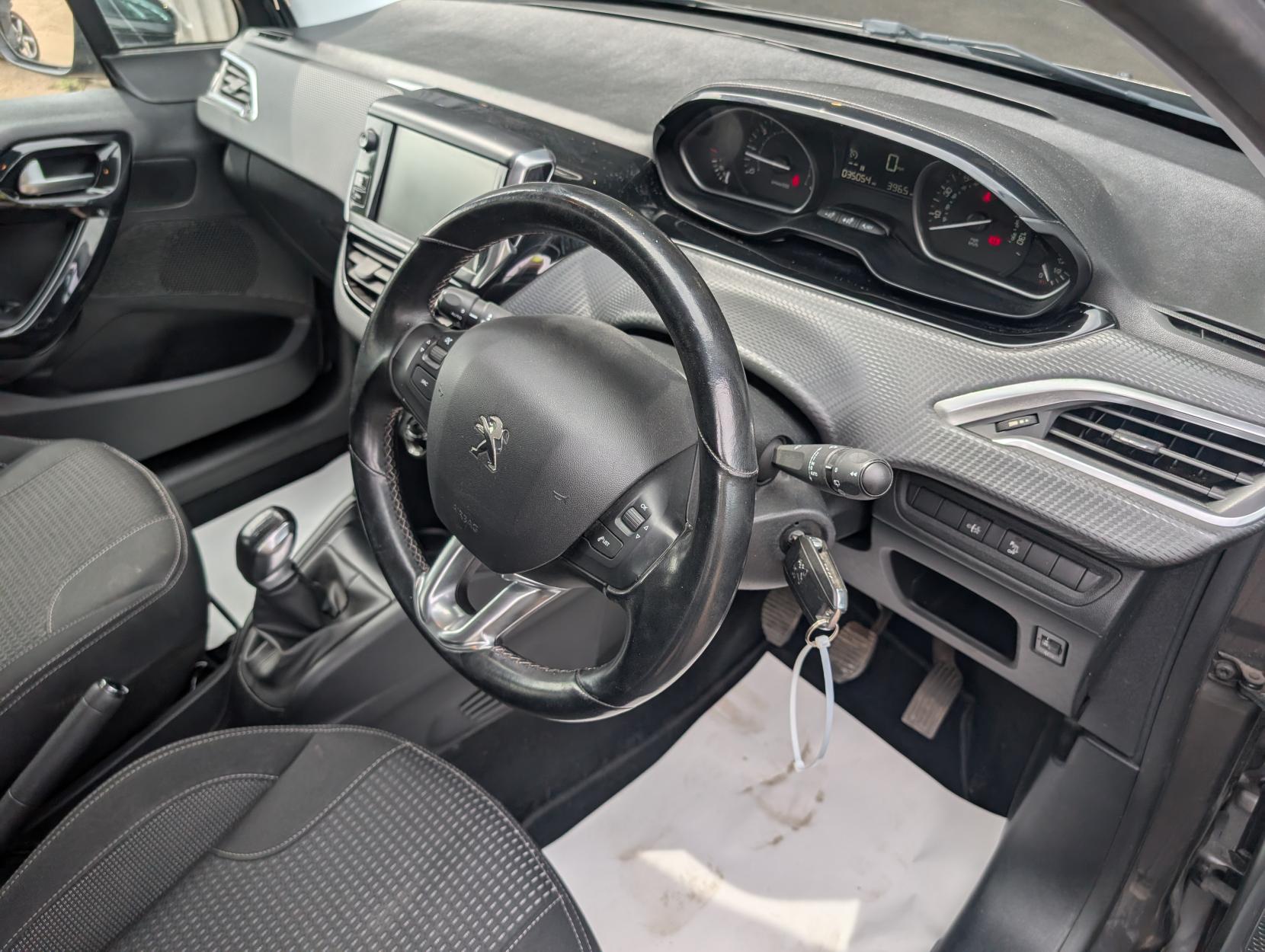 Peugeot 208 1.2 PureTech Allure Hatchback 5dr Petrol Manual Euro 6 (s/s) (82 ps)