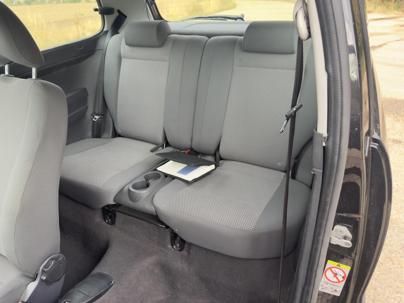 Volkswagen Fox 1.4 16V Urban Fox Hatchback 3dr Petrol Manual Euro 4 (75 ps)
