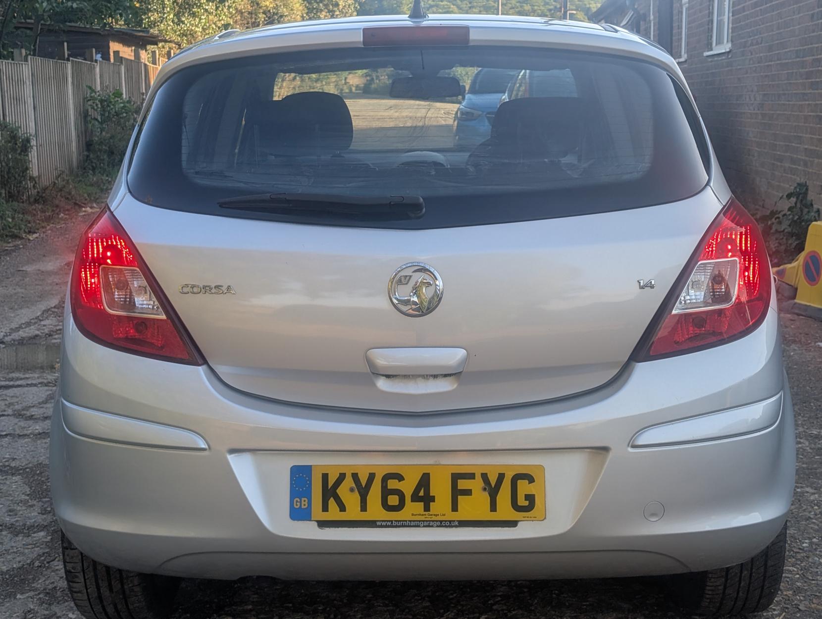 Vauxhall Corsa 1.4 16V SE Hatchback 5dr Petrol Manual Wide Ratio Euro 5 (100 ps)