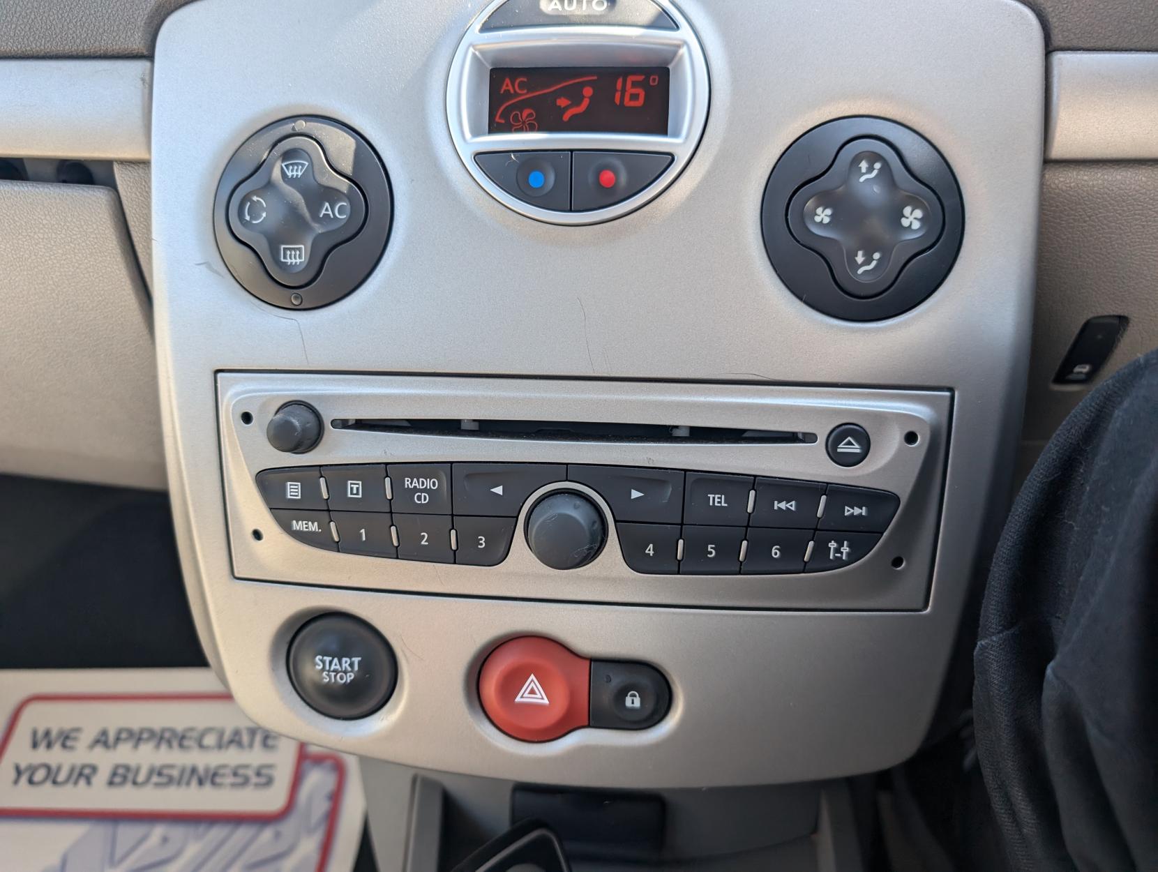 Renault Clio 1.6 VVT Initiale TomTom Hatchback 5dr Petrol Auto Euro 5 (111 ps)