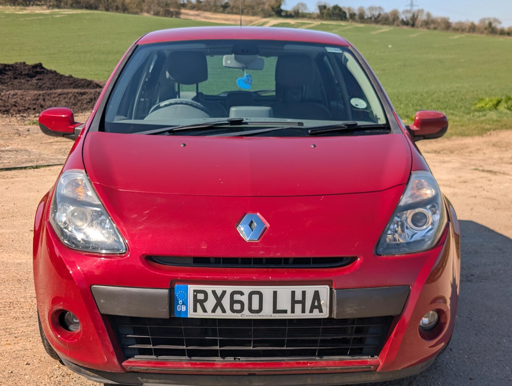 Renault Clio 1.6 VVT Initiale TomTom Hatchback 5dr Petrol Auto Euro 5 (111 ps)