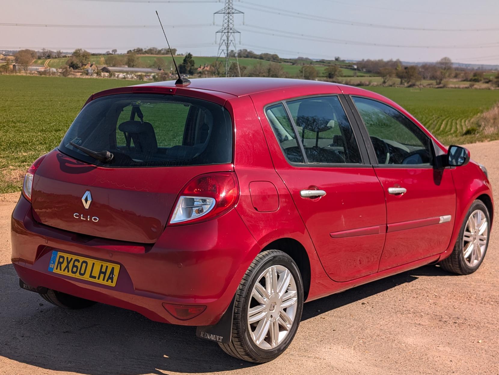 Renault Clio 1.6 VVT Initiale TomTom Hatchback 5dr Petrol Auto Euro 5 (111 ps)