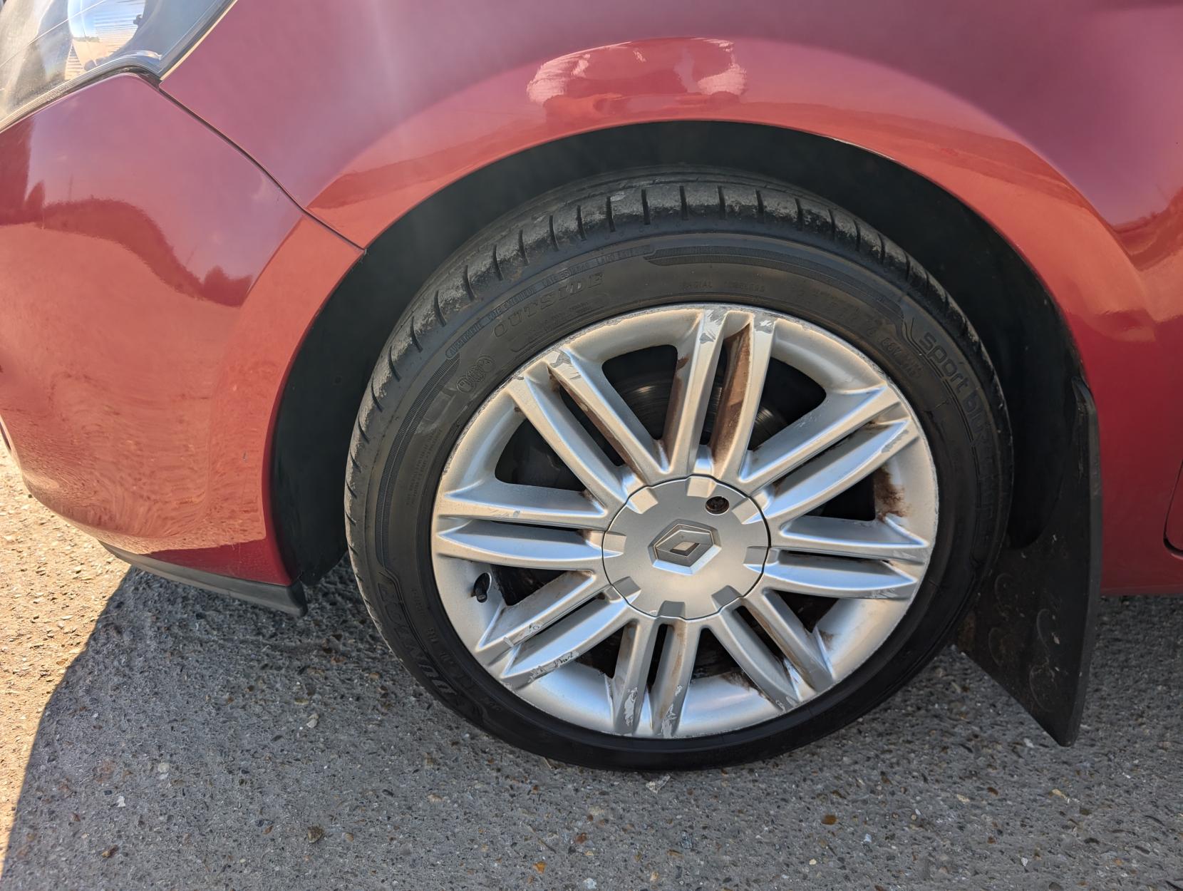 Renault Clio 1.6 VVT Initiale TomTom Hatchback 5dr Petrol Auto Euro 5 (111 ps)