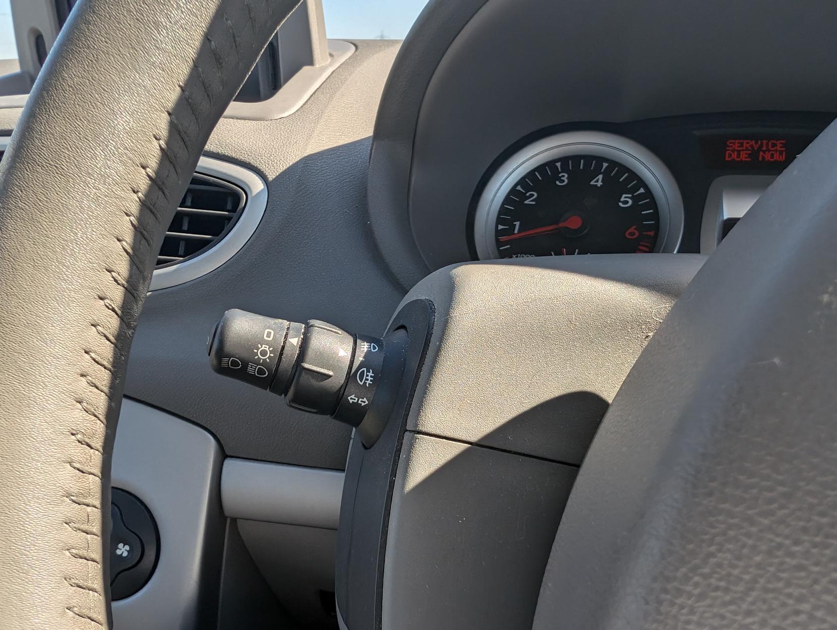 Renault Clio 1.6 VVT Initiale TomTom Hatchback 5dr Petrol Auto Euro 5 (111 ps)