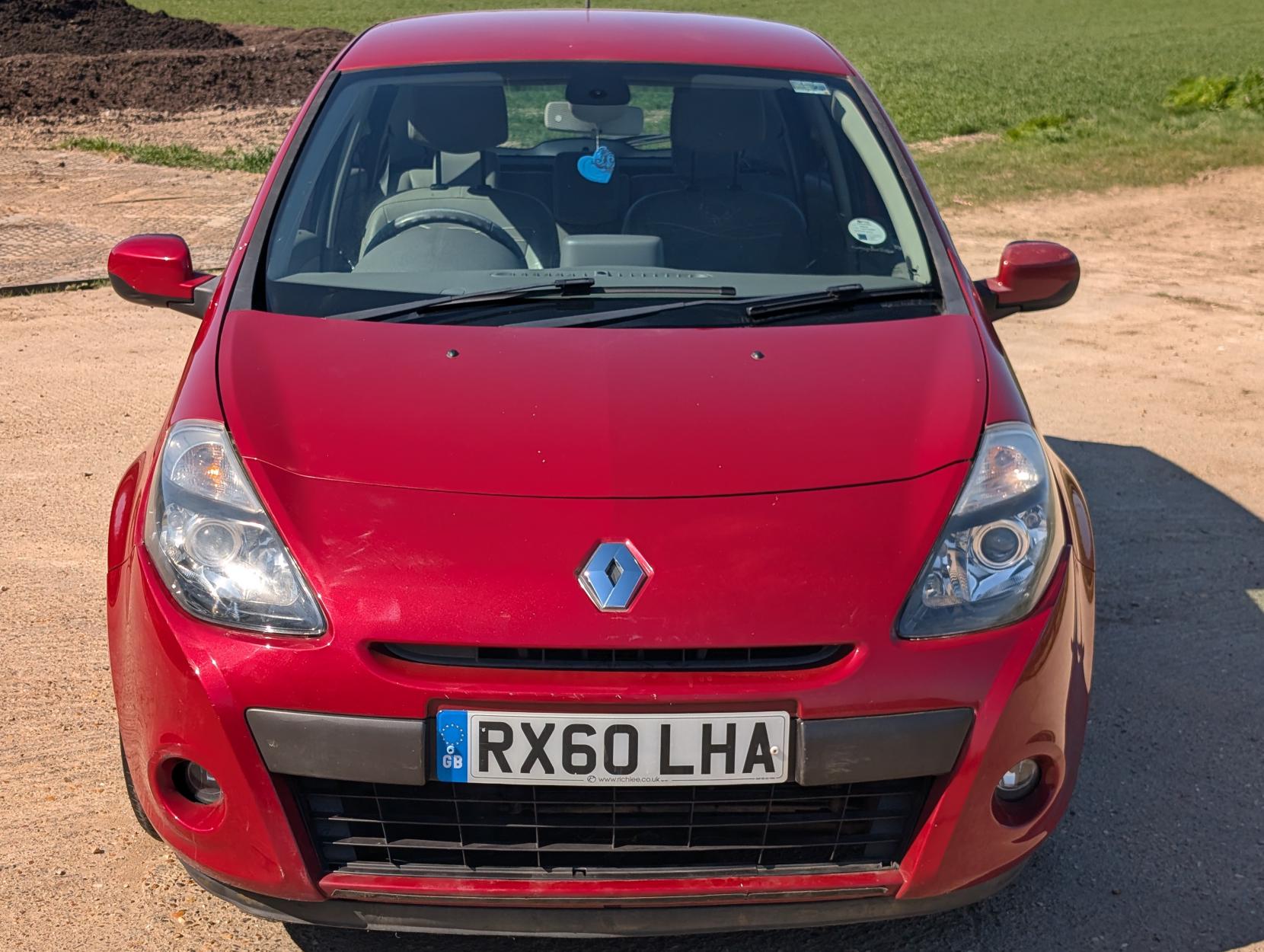 Renault Clio 1.6 VVT Initiale TomTom Hatchback 5dr Petrol Auto Euro 5 (111 ps)