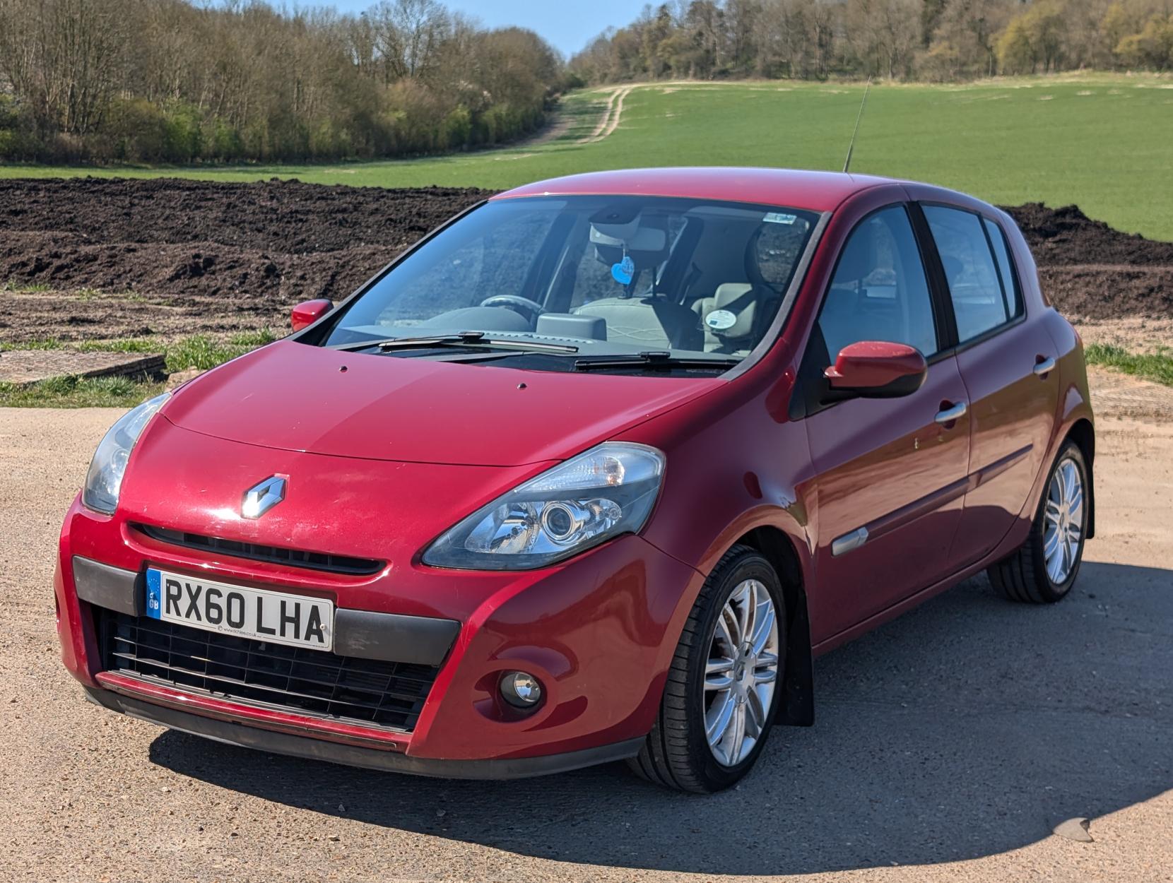 Renault Clio 1.6 VVT Initiale TomTom Hatchback 5dr Petrol Auto Euro 5 (111 ps)