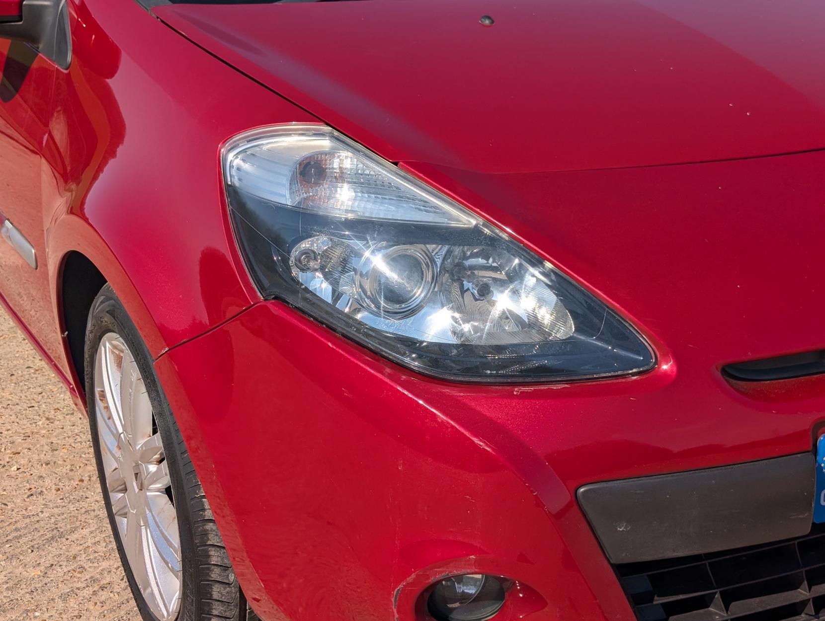 Renault Clio 1.6 VVT Initiale TomTom Hatchback 5dr Petrol Auto Euro 5 (111 ps)