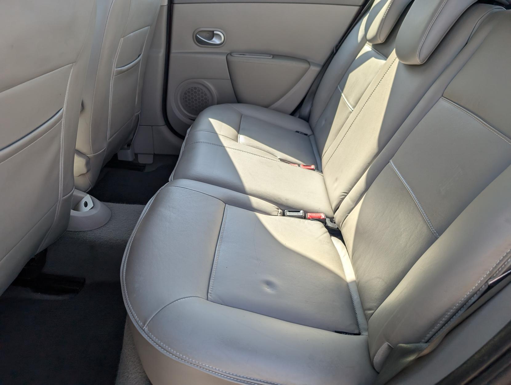 Renault Clio 1.6 VVT Initiale TomTom Hatchback 5dr Petrol Auto Euro 5 (111 ps)