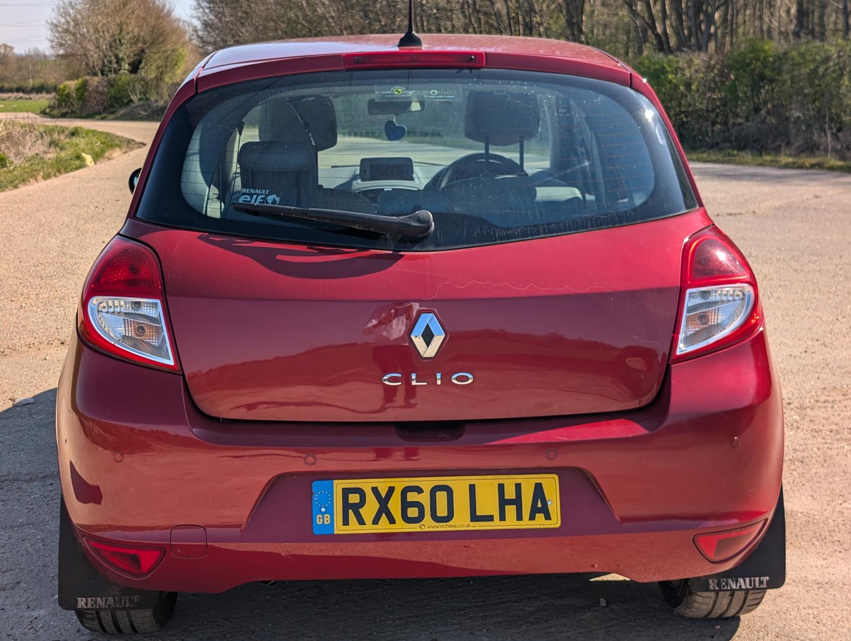 Renault Clio 1.6 VVT Initiale TomTom Hatchback 5dr Petrol Auto Euro 5 (111 ps)