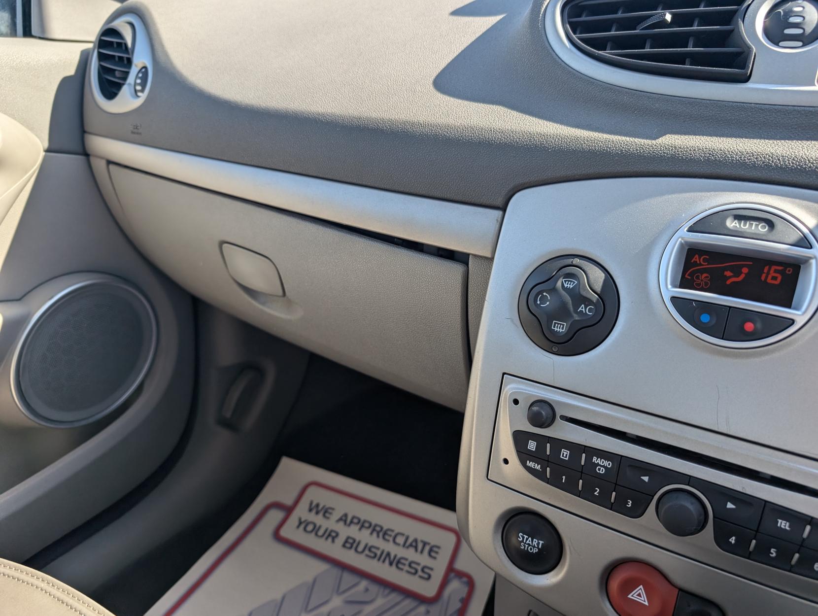 Renault Clio 1.6 VVT Initiale TomTom Hatchback 5dr Petrol Auto Euro 5 (111 ps)