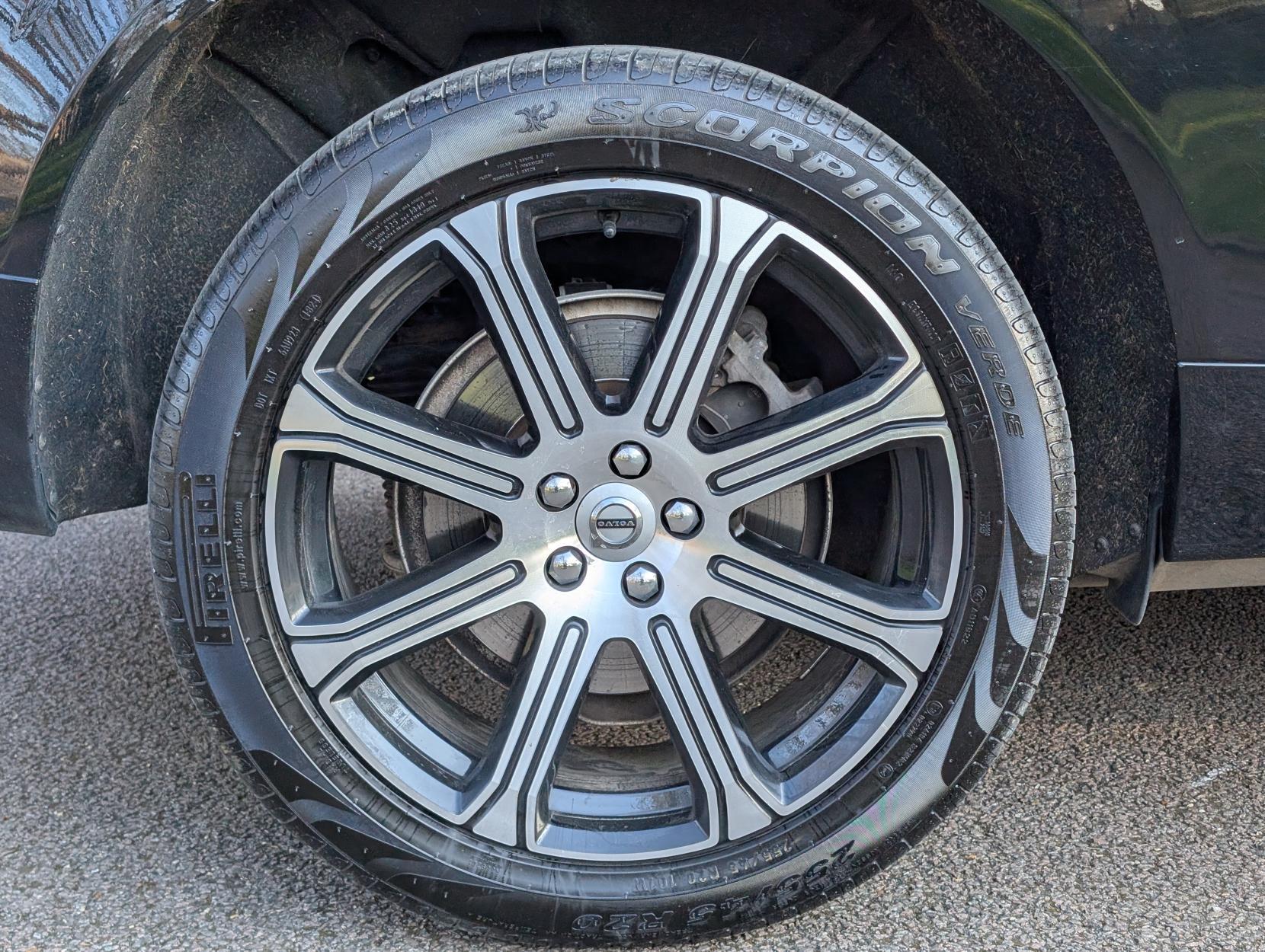 Volvo XC60 2.0h T8 Twin Engine Recharge 11.6kWh Inscription Pro SUV 5dr Petrol Plug-in Hybrid Auto AWD Euro 6 (s/s) (390 ps)