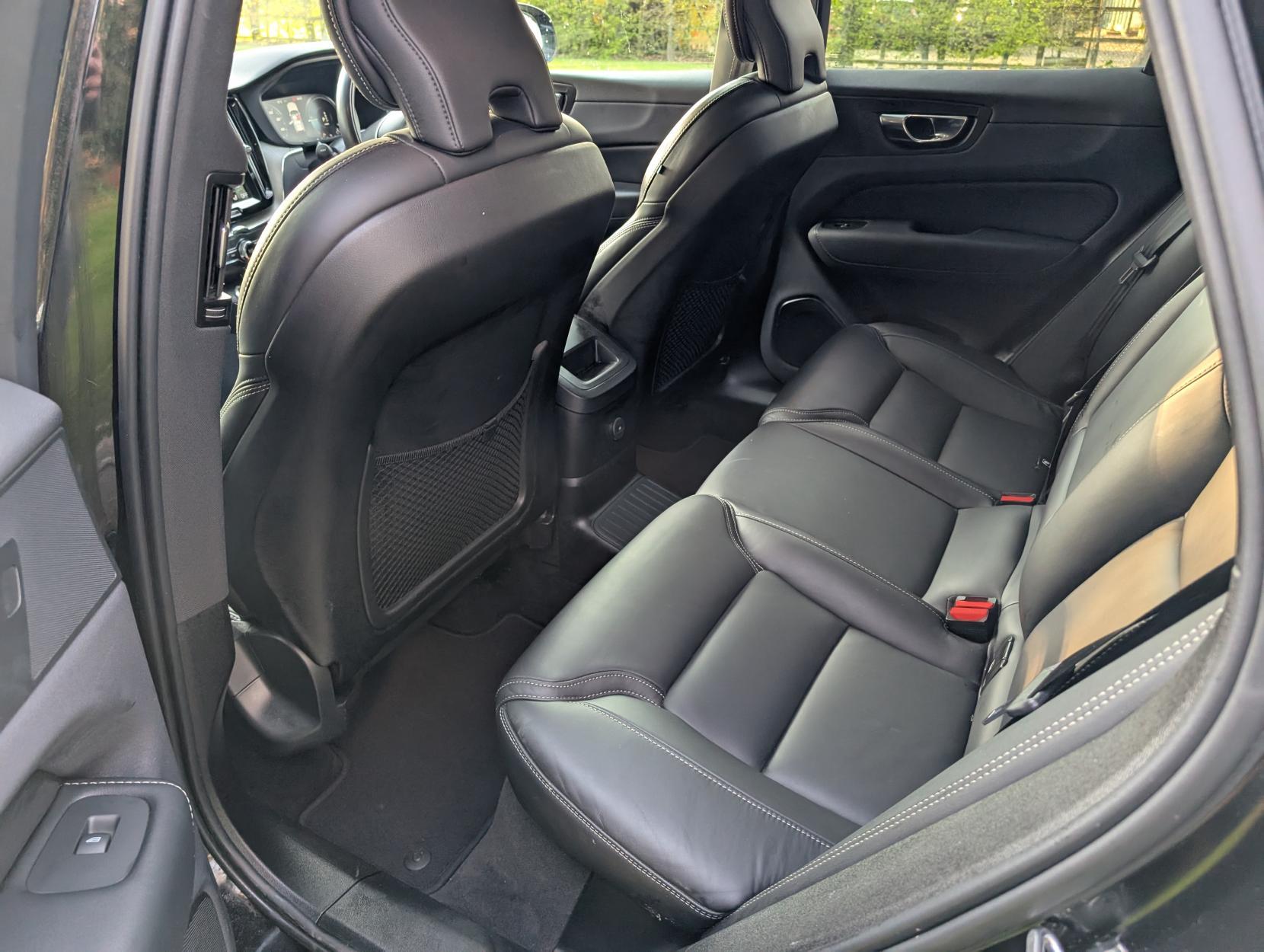 Volvo XC60 2.0h T8 Twin Engine Recharge 11.6kWh Inscription Pro SUV 5dr Petrol Plug-in Hybrid Auto AWD Euro 6 (s/s) (390 ps)