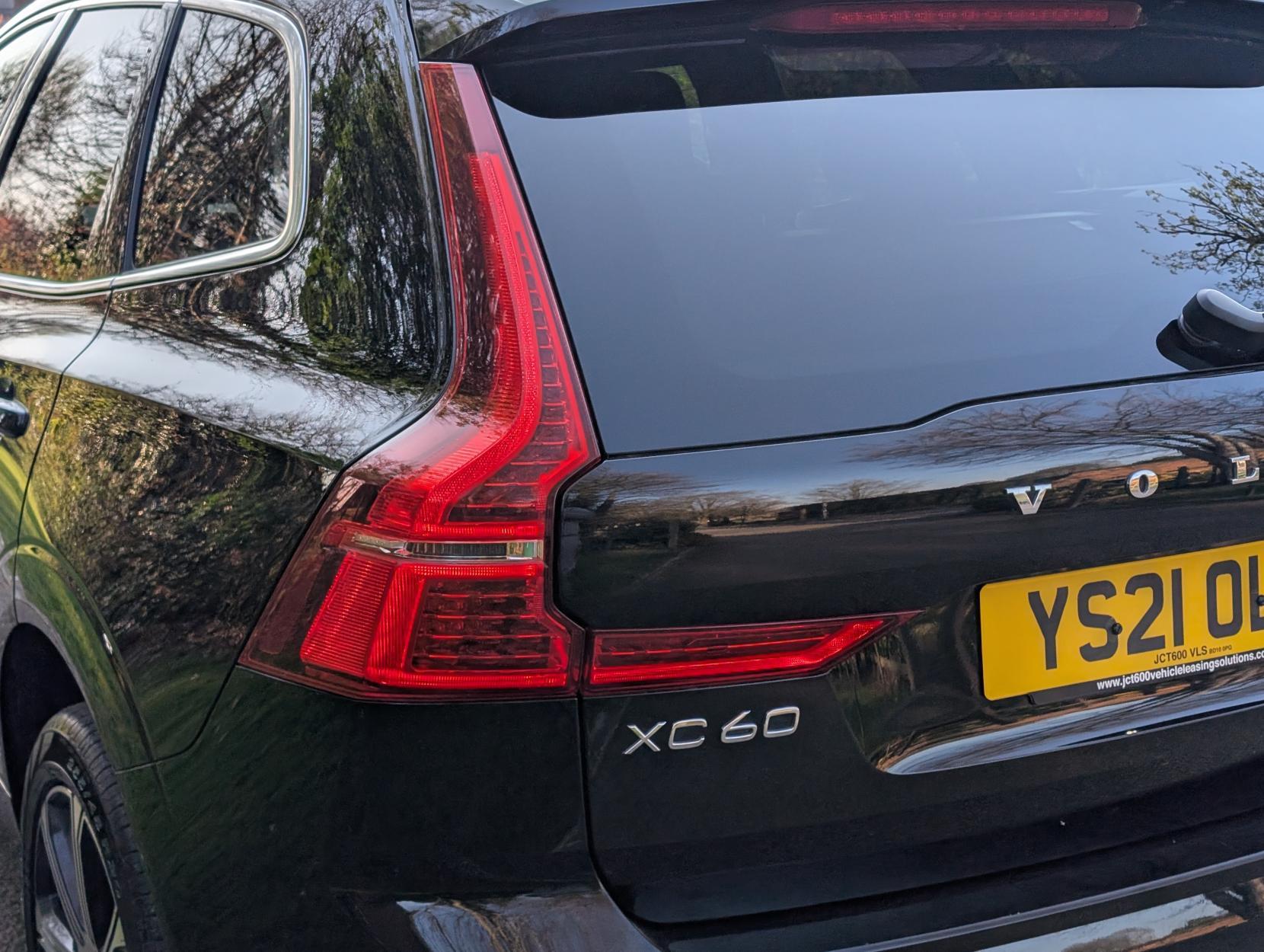 Volvo XC60 2.0h T8 Twin Engine Recharge 11.6kWh Inscription Pro SUV 5dr Petrol Plug-in Hybrid Auto AWD Euro 6 (s/s) (390 ps)